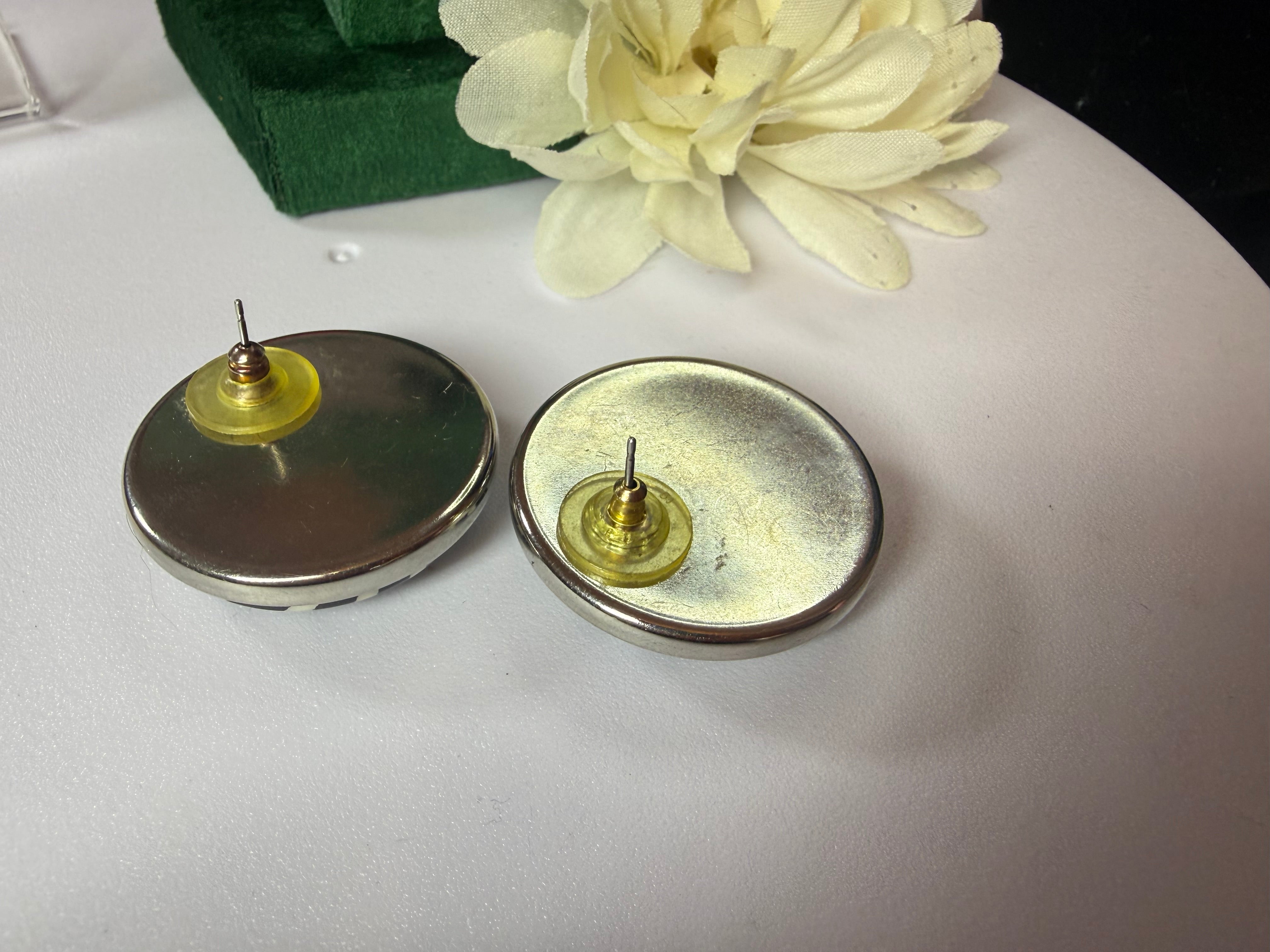 1960s style Vintage Black and White Striped Earrings - Pierced. Oh la la. - Peppermint-Twist-Vintage.com