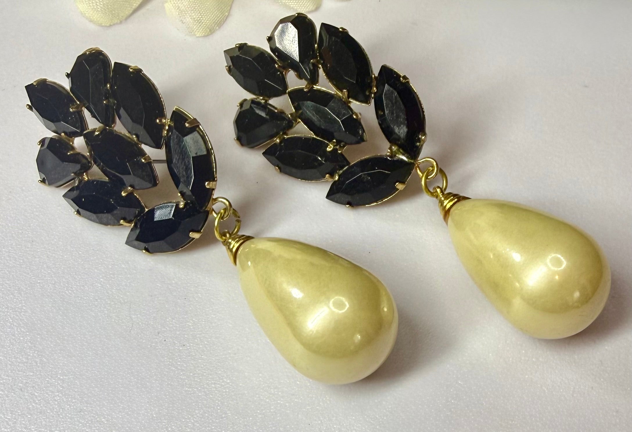 Vintage Black Pronged Rhinestone and Faux Pearl Dangle Earring - Hollywood Glamour - Peppermint-Twist-Vintage.com