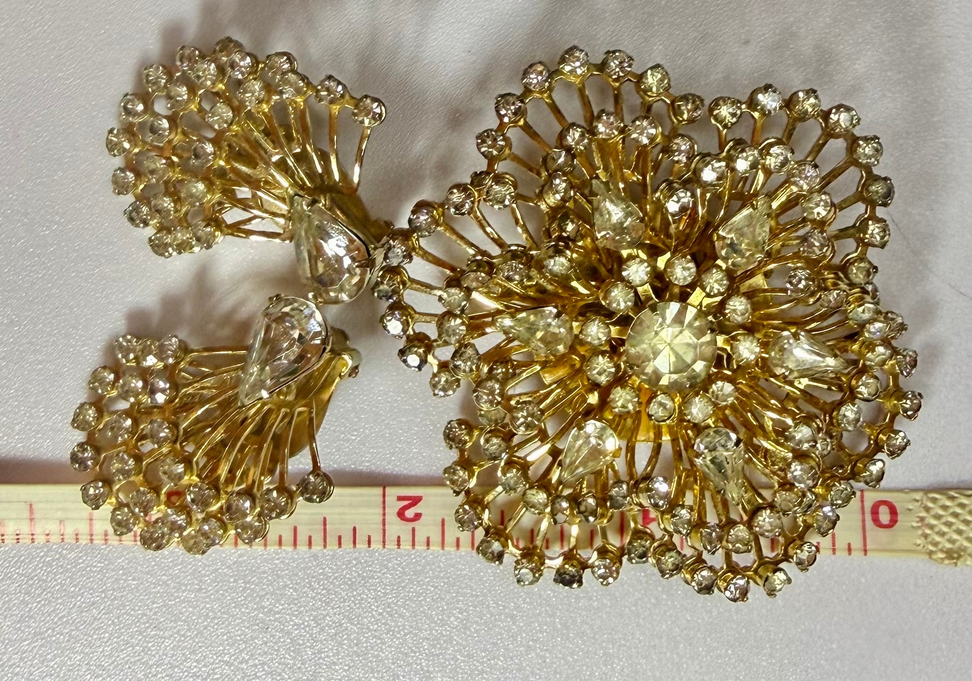 Gorgeous 1950s/1960s Goldtone Brooch and Clip-On Earring Set. - Peppermint-Twist-Vintage.com