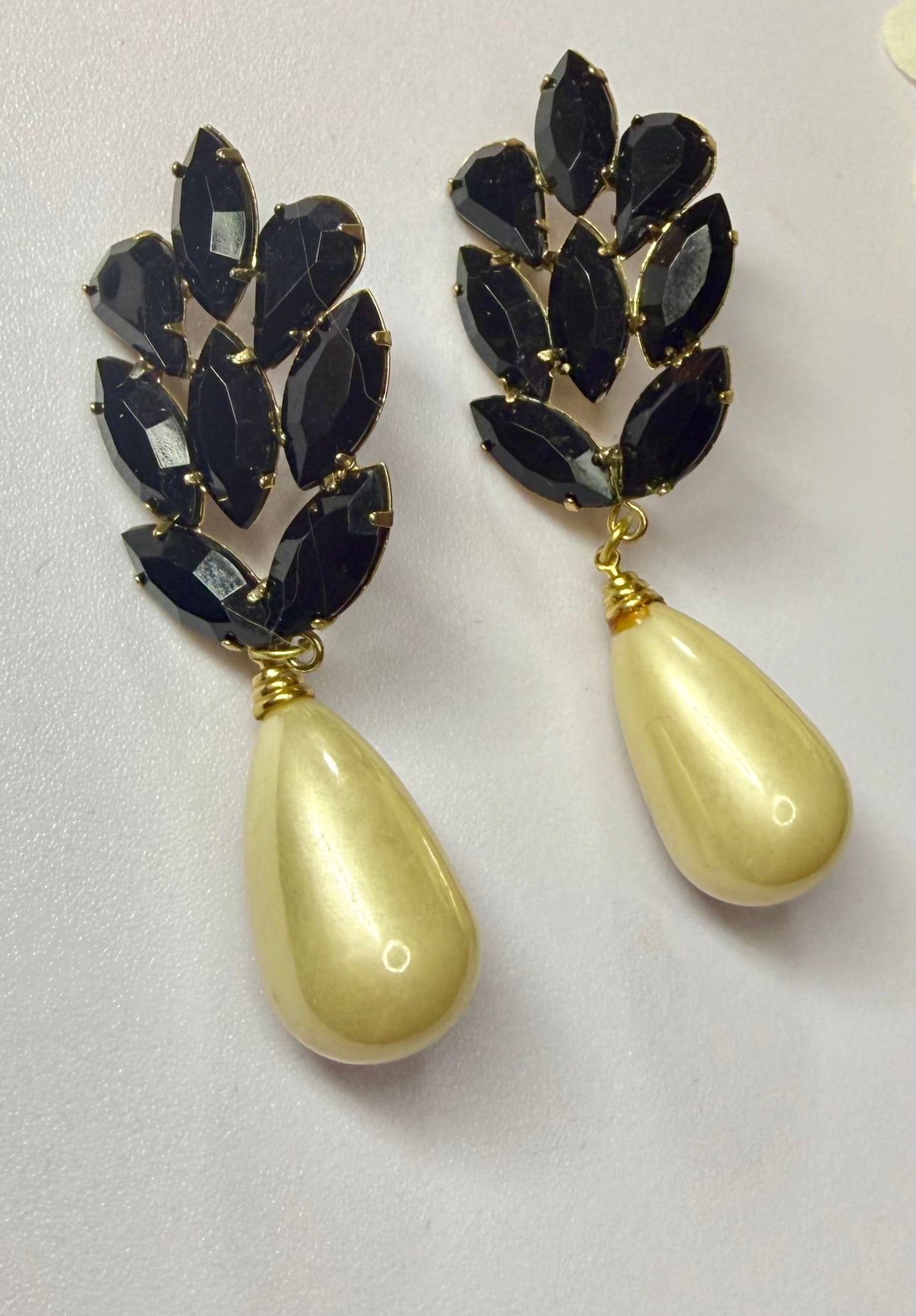 Vintage Black Pronged Rhinestone and Faux Pearl Dangle Earring - Hollywood Glamour - Peppermint-Twist-Vintage.com