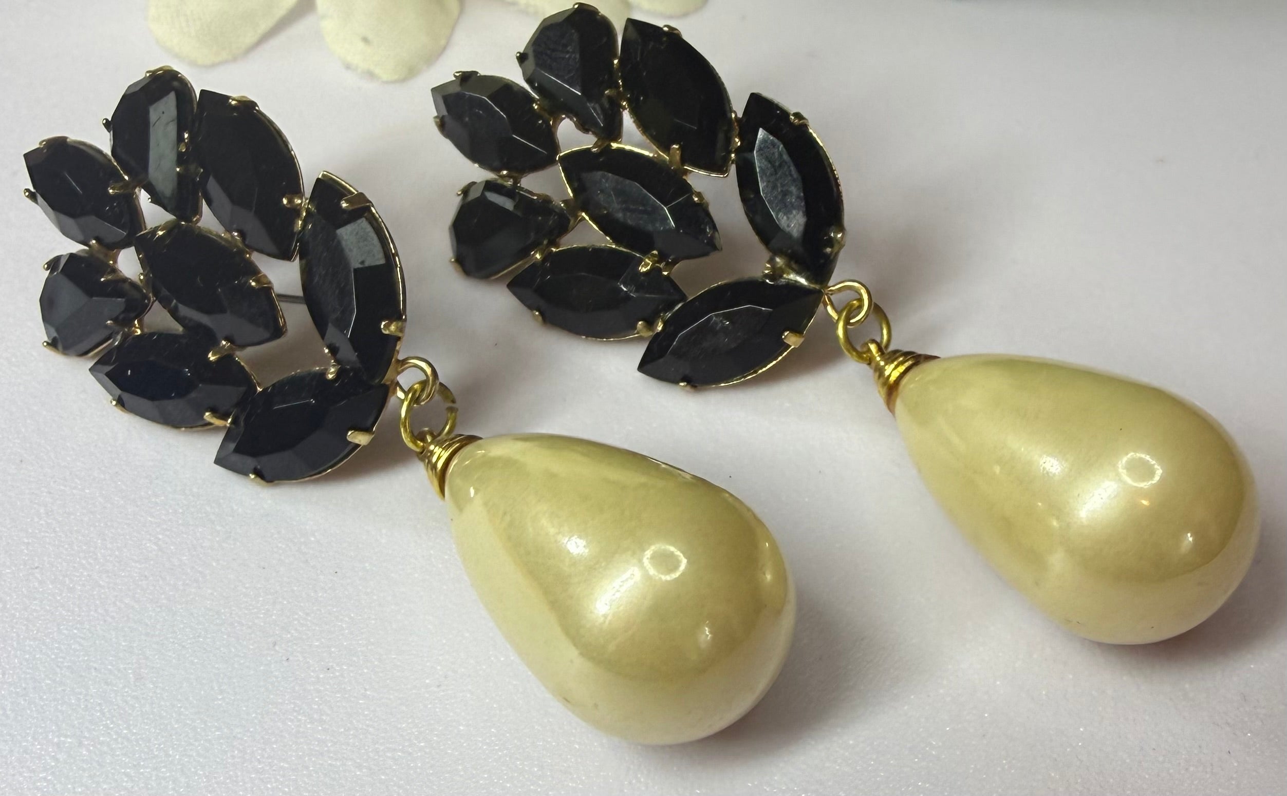 Vintage Black Pronged Rhinestone and Faux Pearl Dangle Earring - Hollywood Glamour - Peppermint-Twist-Vintage.com