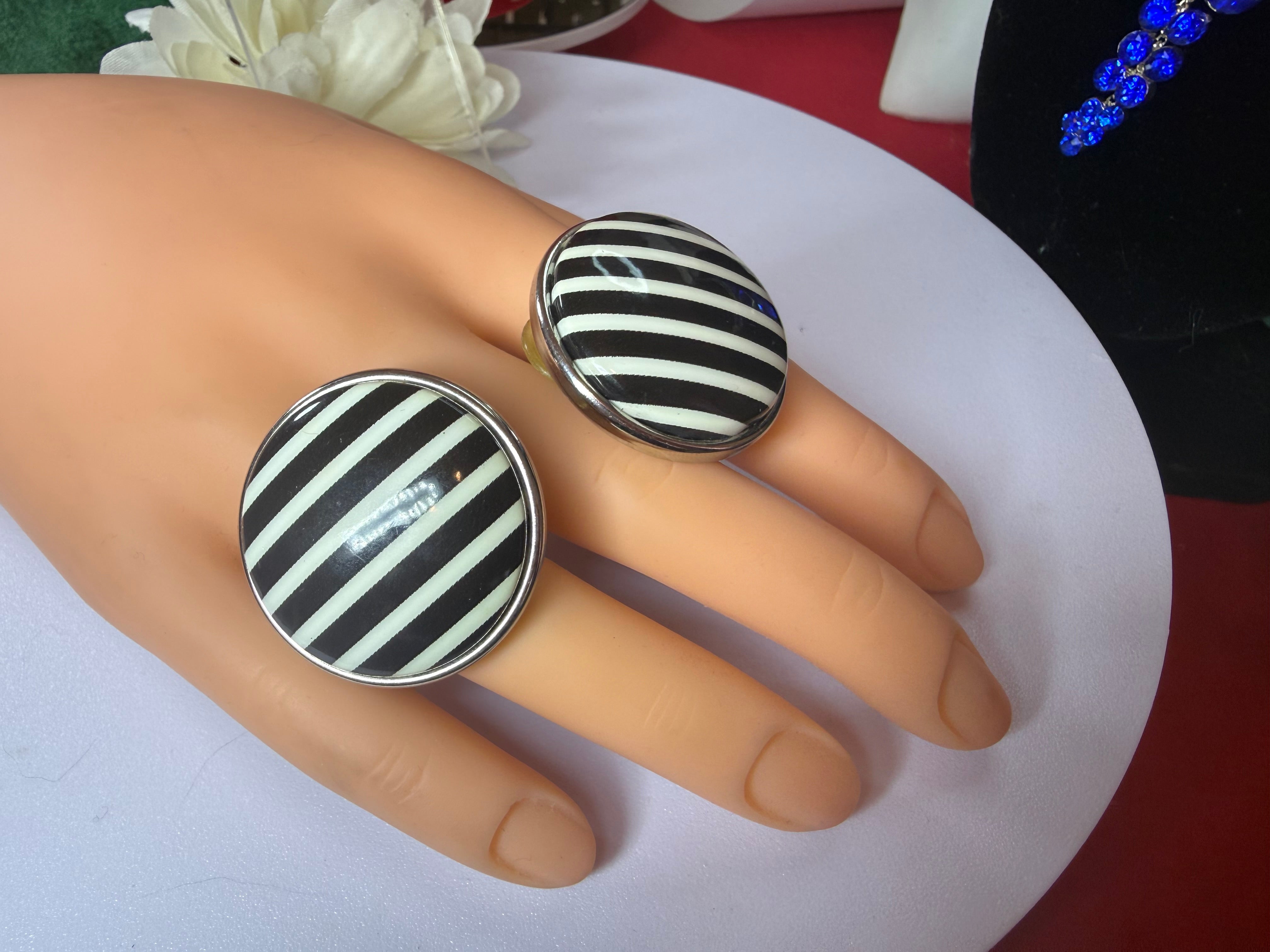 1960s style Vintage Black and White Striped Earrings - Pierced. Oh la la. - Peppermint-Twist-Vintage.com