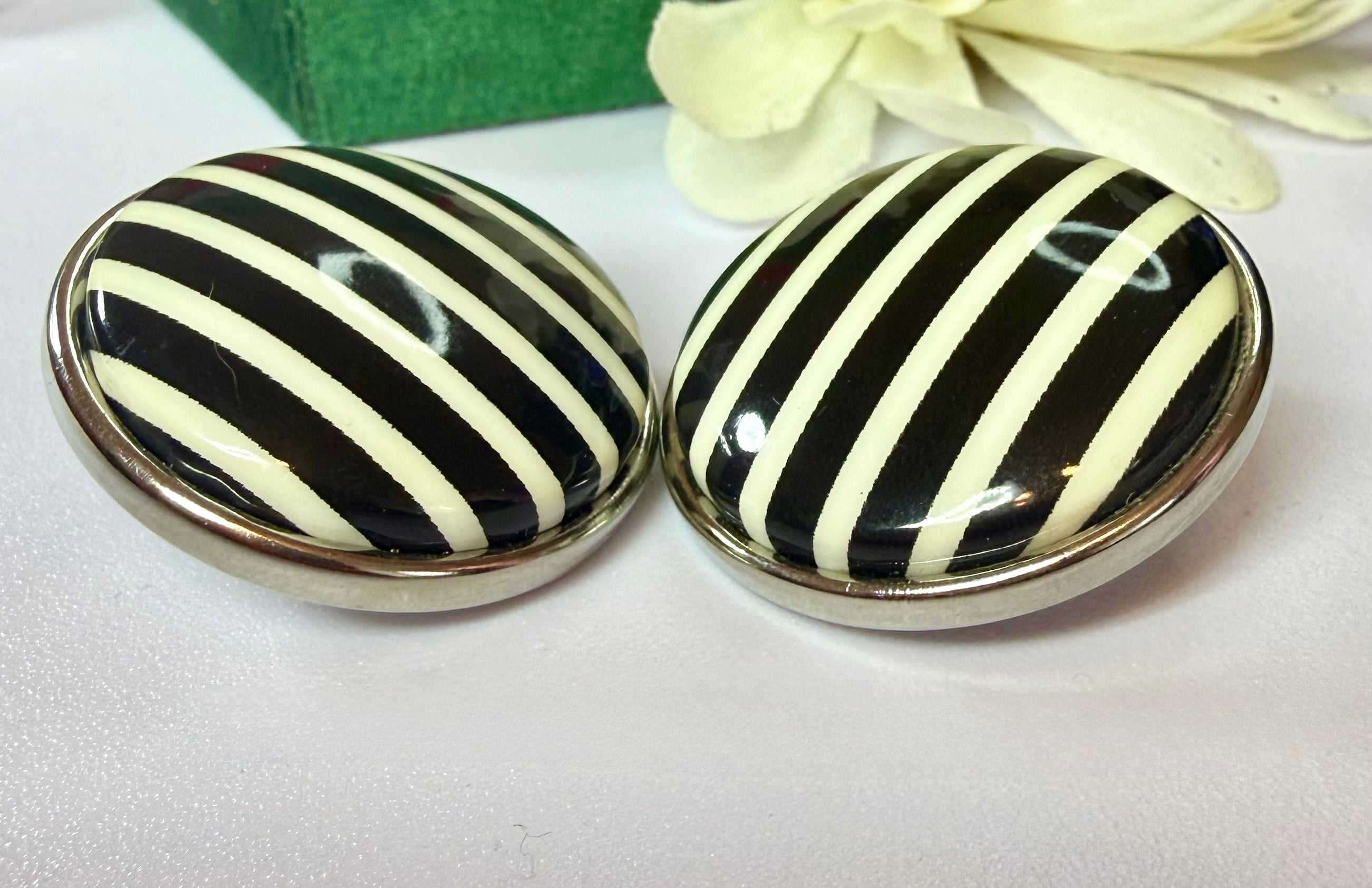 1960s style Vintage Black and White Striped Earrings - Pierced. Oh la la. - Peppermint-Twist-Vintage.com