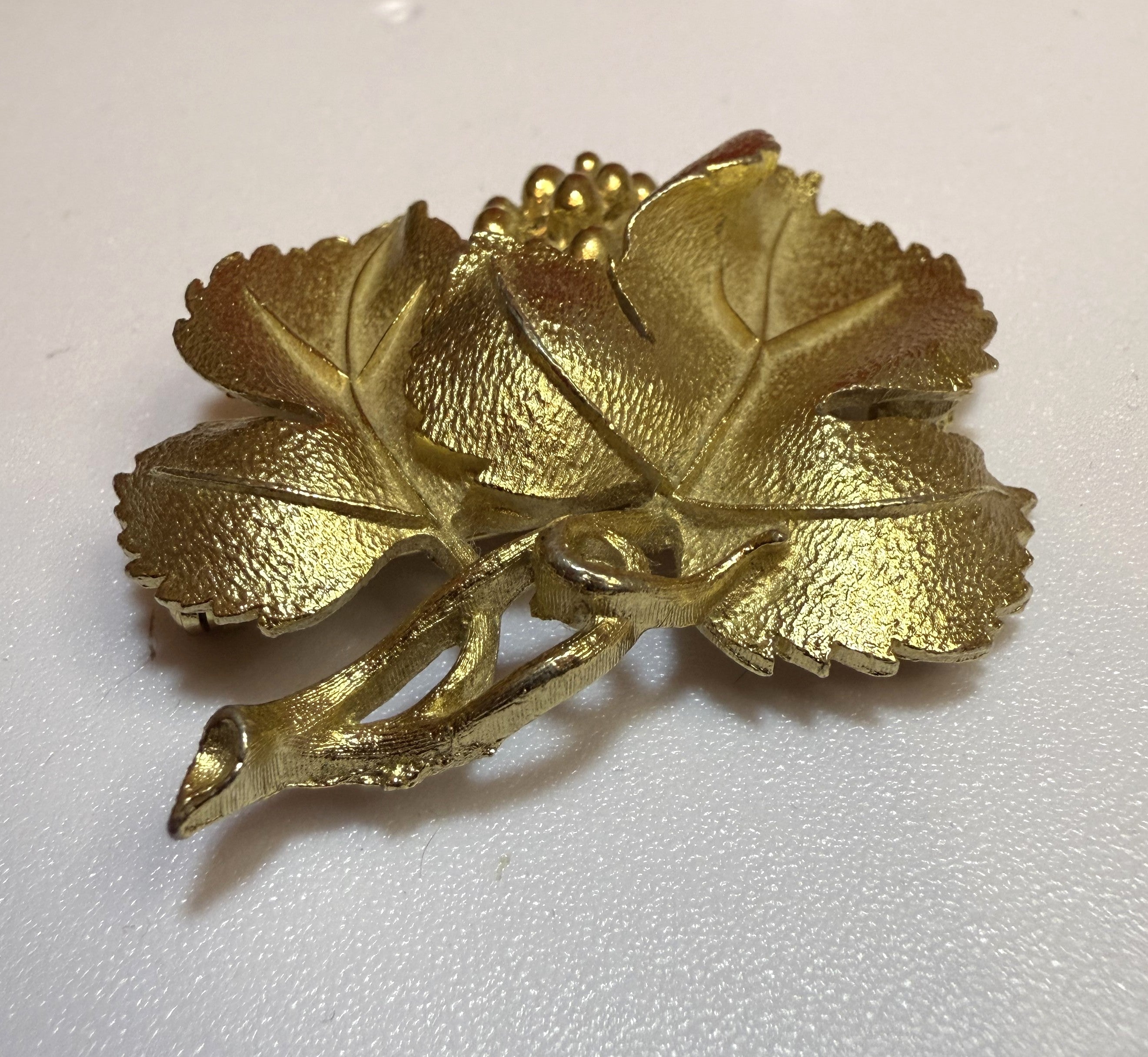 Lisner Mid-Century Modern Rare Gold Tone Leaf Brooch Vintage, Mint Condition