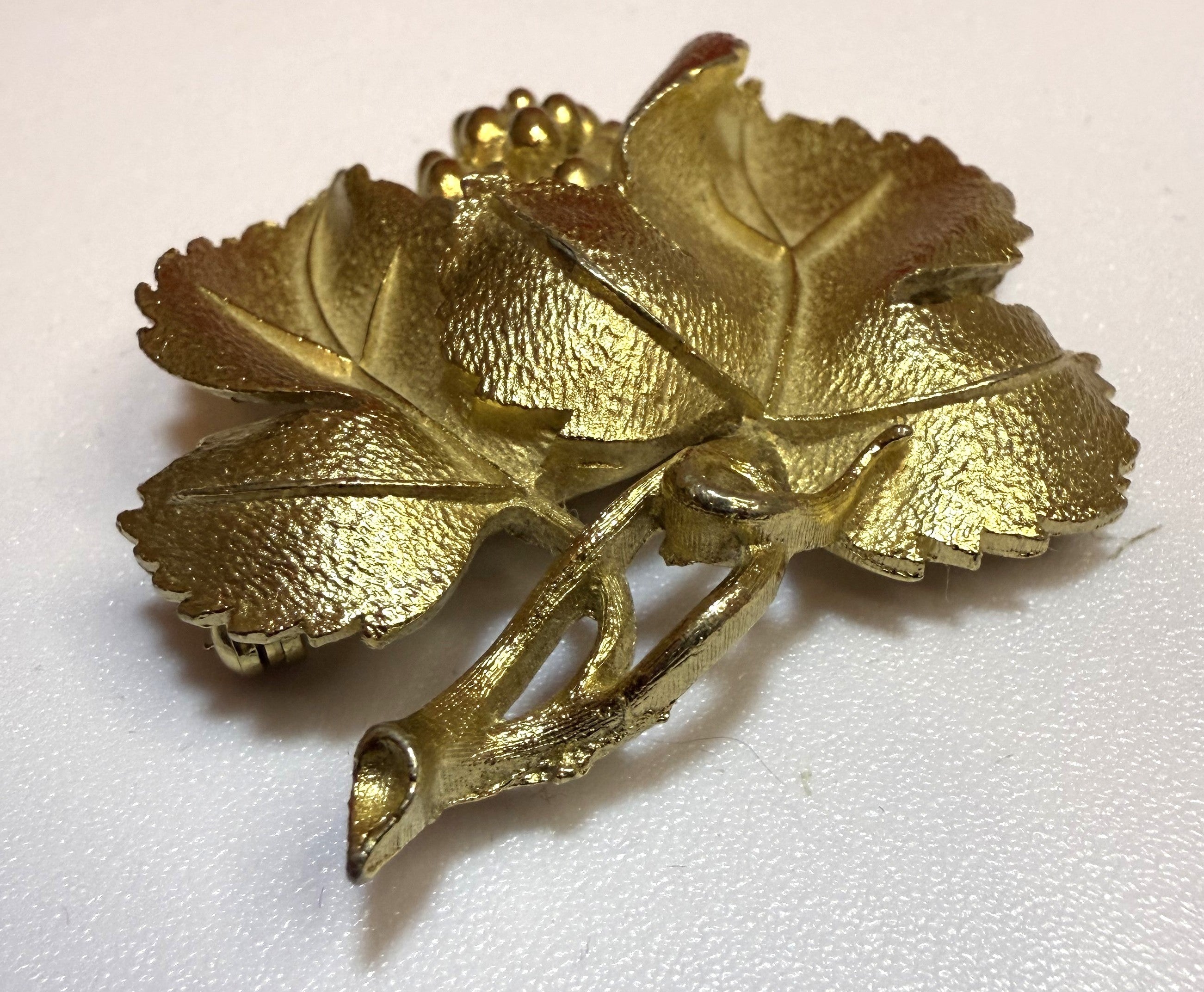 Lisner Mid-Century Modern Rare Gold Tone Leaf Brooch Vintage, Mint Condition