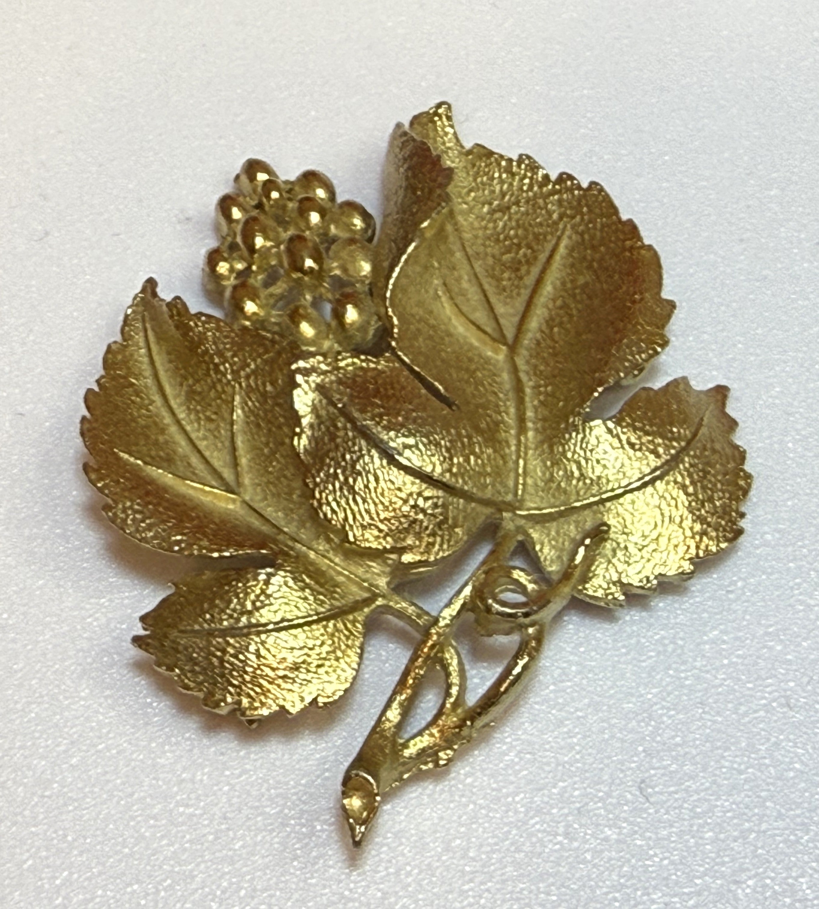 Lisner Mid-Century Modern Rare Gold Tone Leaf Brooch Vintage, Mint Condition