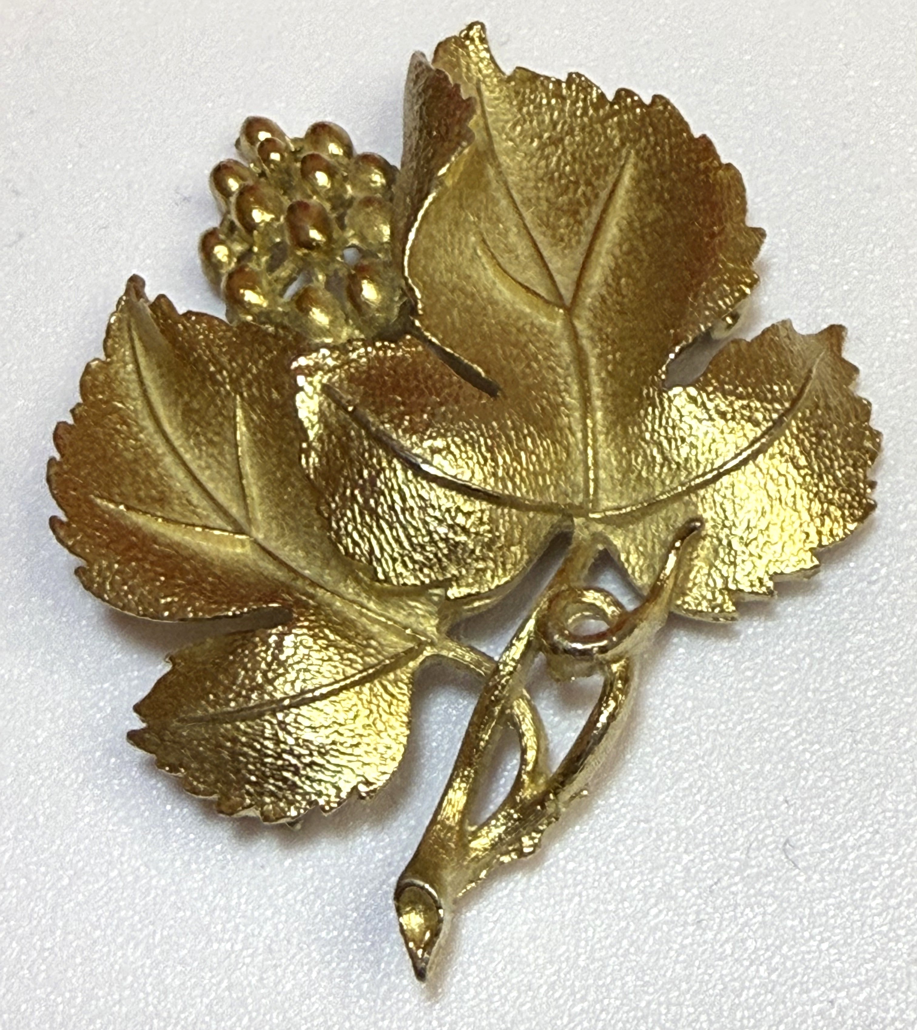 Lisner Mid-Century Modern Rare Gold Tone Leaf Brooch Vintage, Mint Condition