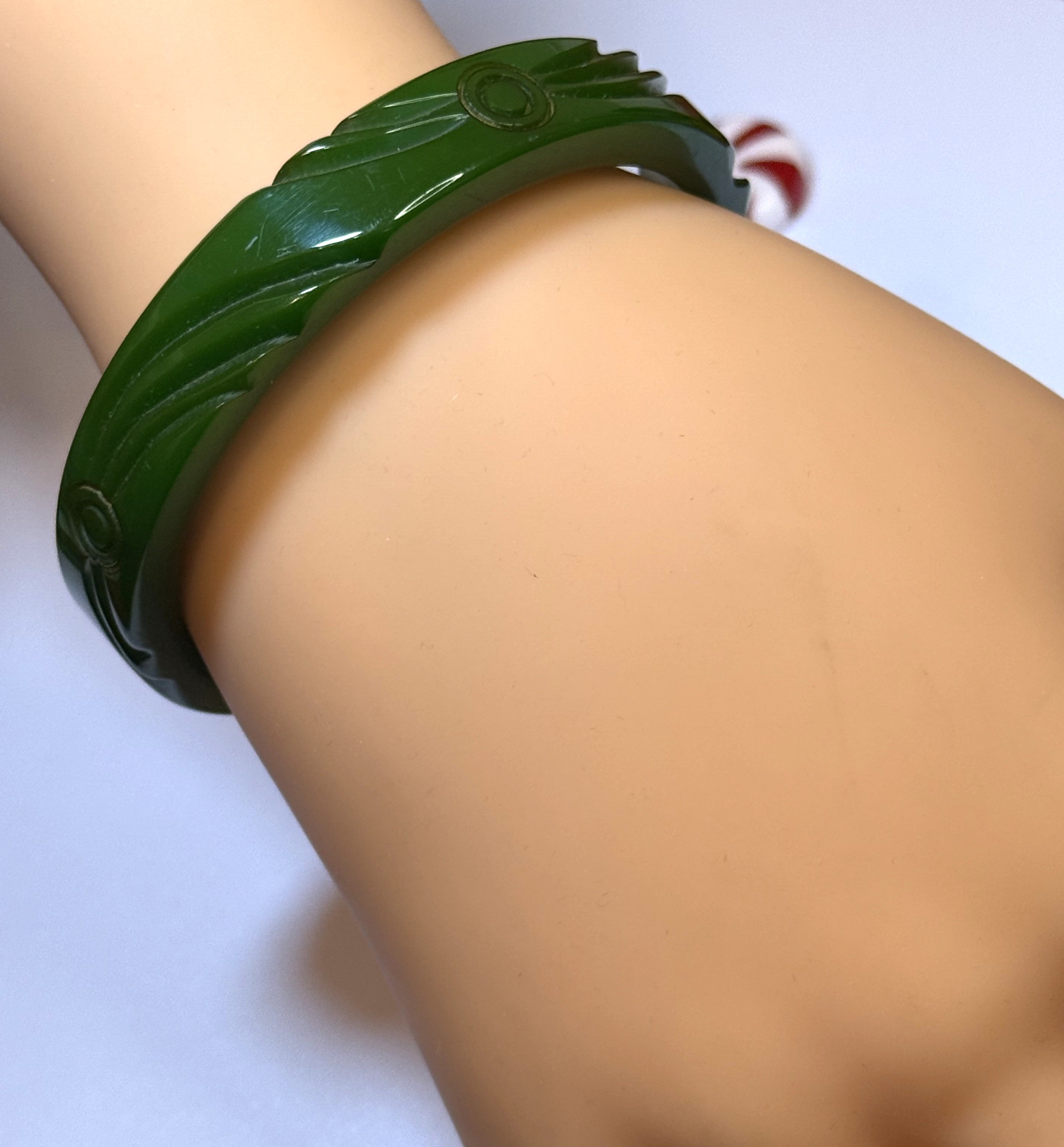 Bakelite 1940s Carved Green Bangle