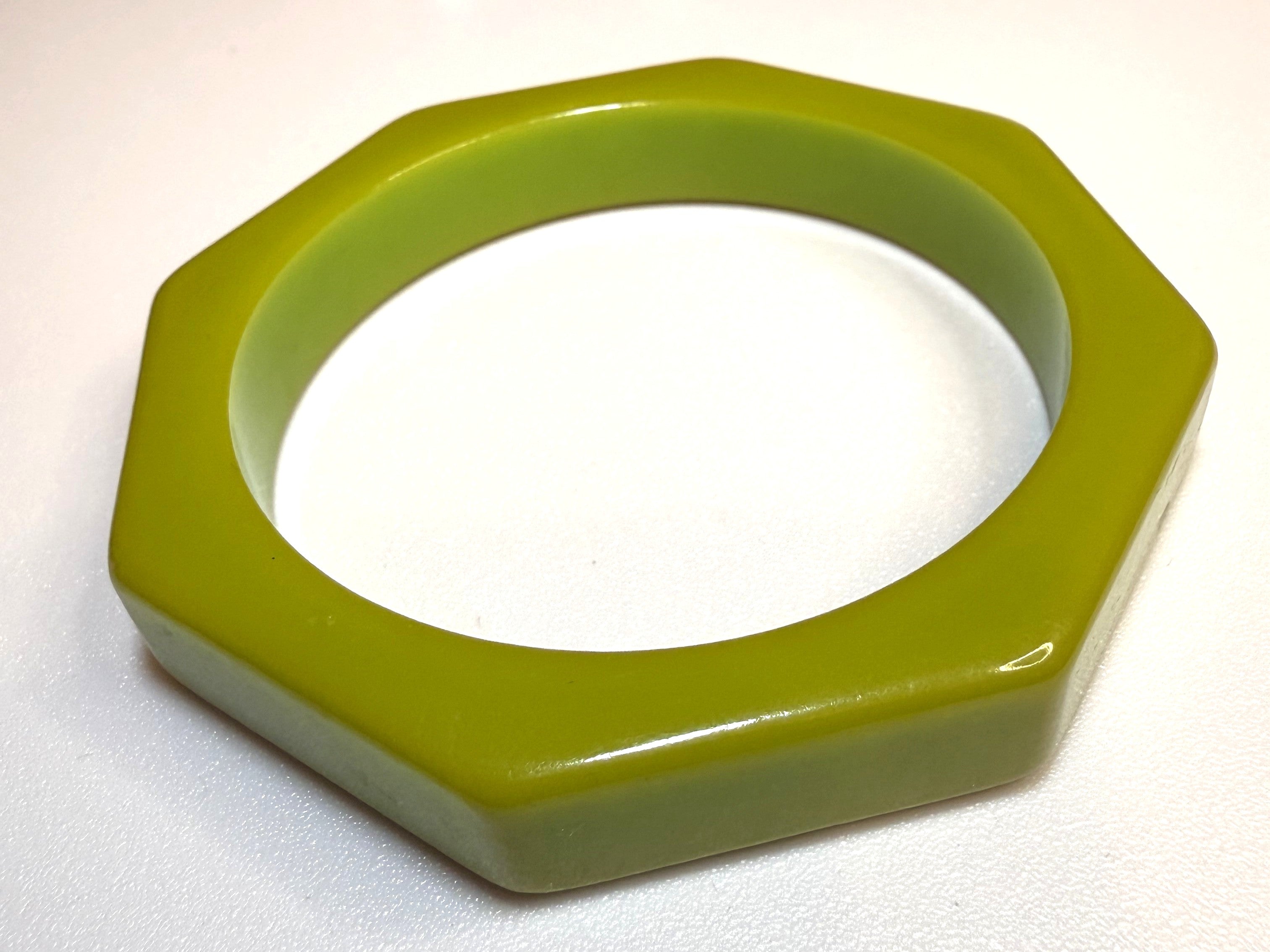 Vintage Lime Green Octagonal Bakelite Bangle - 1940s *Tested* Small/Medium, AUTHENTIC