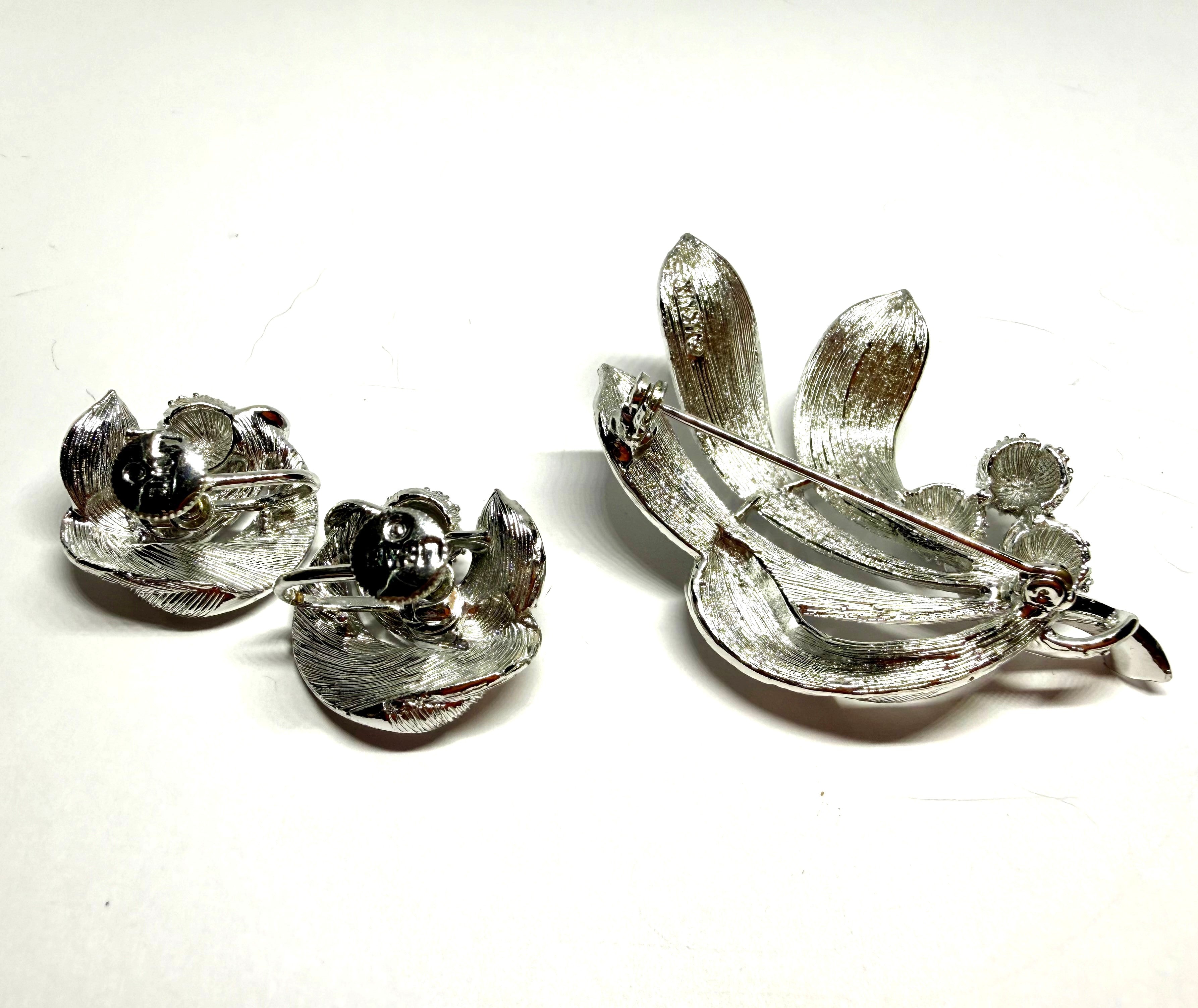 Lisner Silvertone Brooch and Matching Clip-On Earrings - Mint Condition