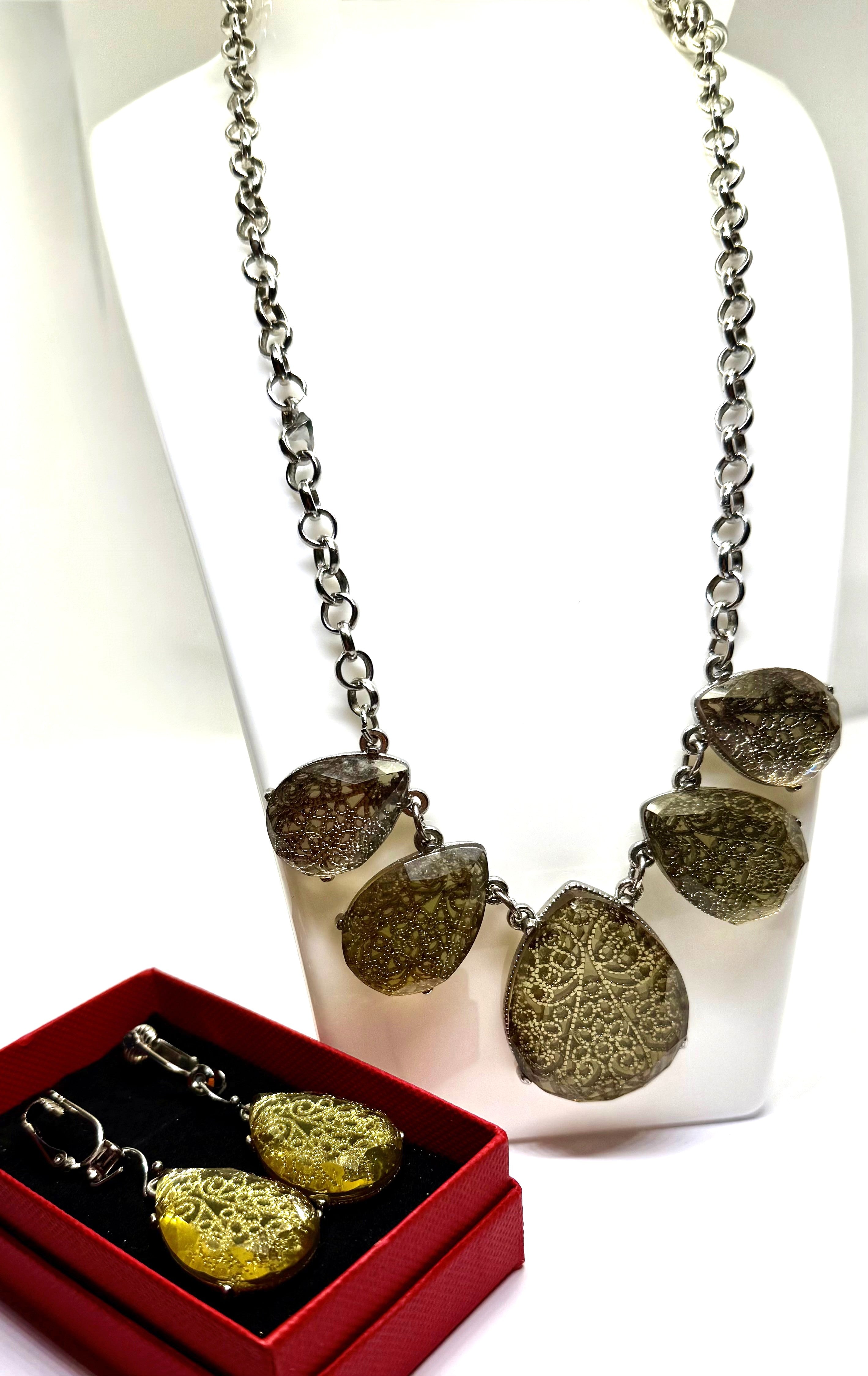 Gorgeous filigree teardrop necklace and earring set - vintage, possibly from the 1960s