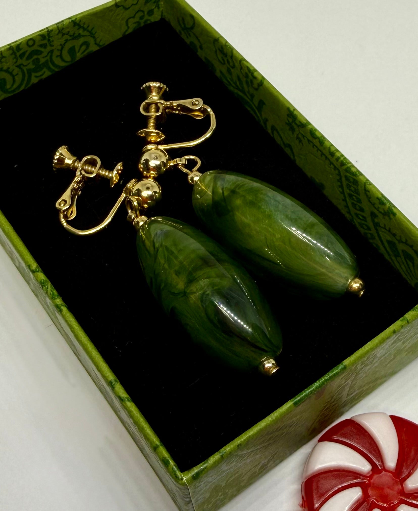 Vintage Napier Green (Jadite style) Dangle Clip on/Push Back Earrings - Excellent Quality