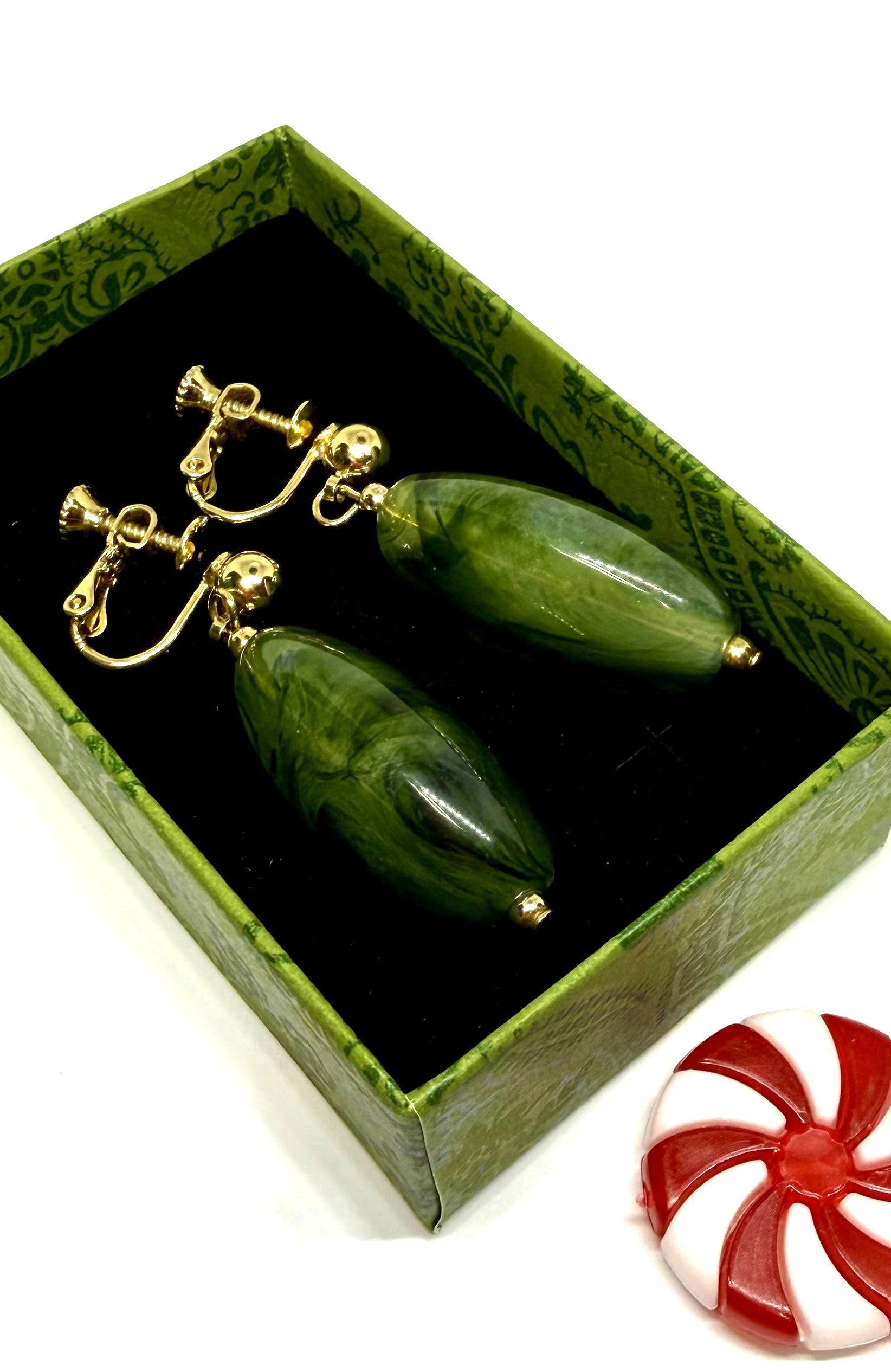 Vintage Napier Green (Jadite style) Dangle Clip on/Push Back Earrings - Excellent Quality