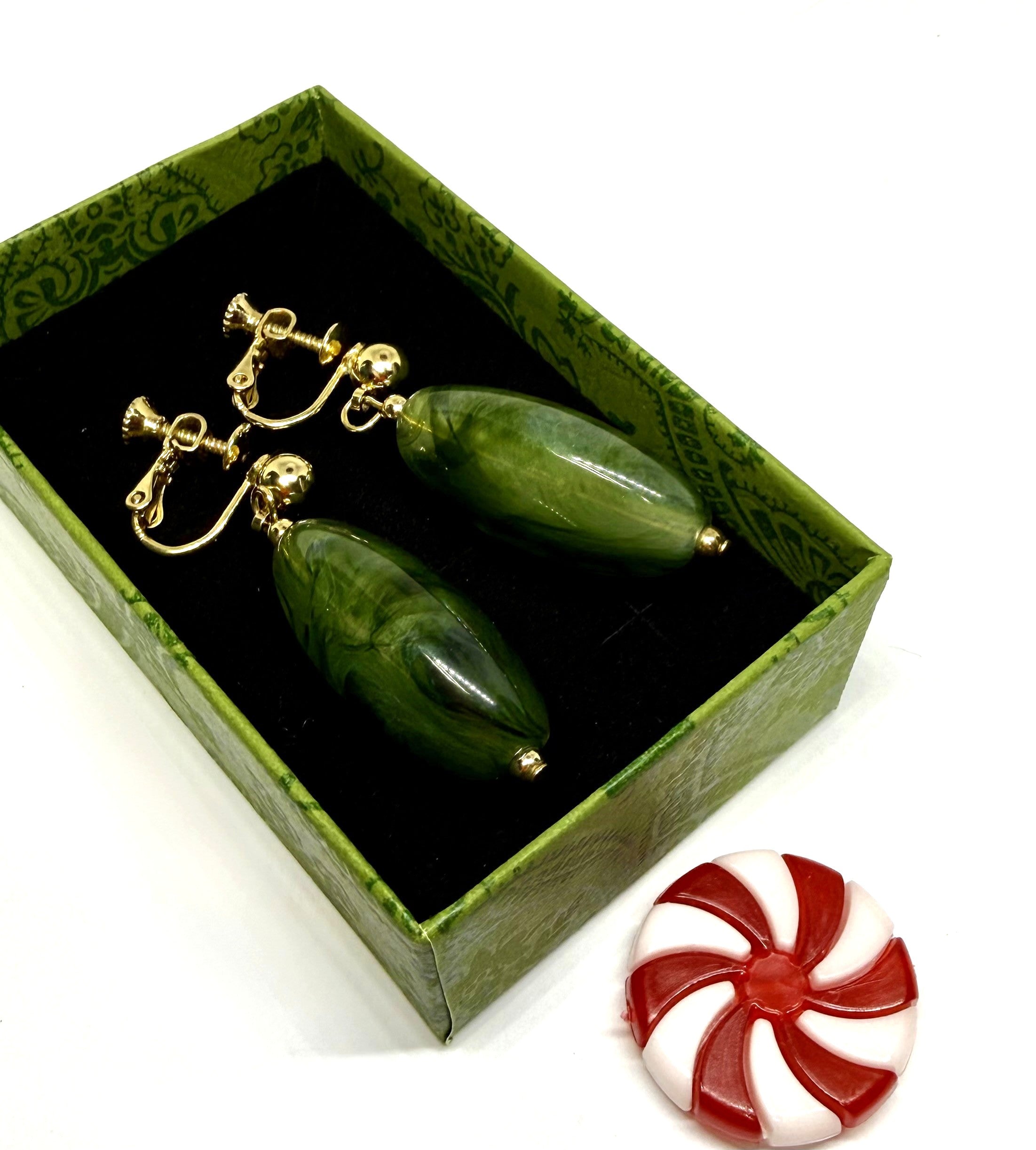 Vintage Napier Green (Jadite style) Dangle Clip on/Push Back Earrings - Excellent Quality