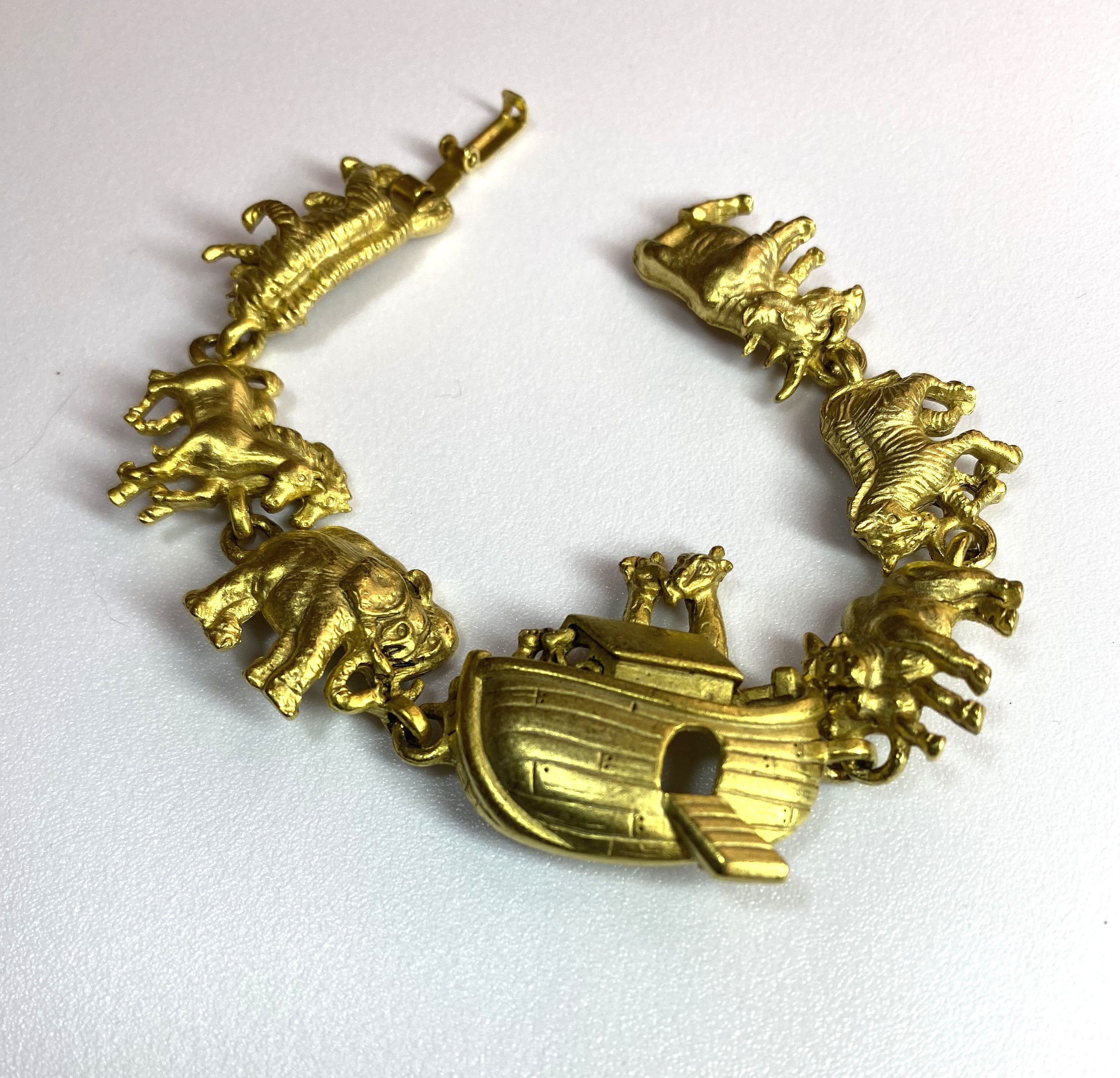 Vintage 1962 Deadstock Noah's Ark Bracelet - 7" length, NEVER WORN. Gold Tone - Peppermint-Twist-Vintage.com