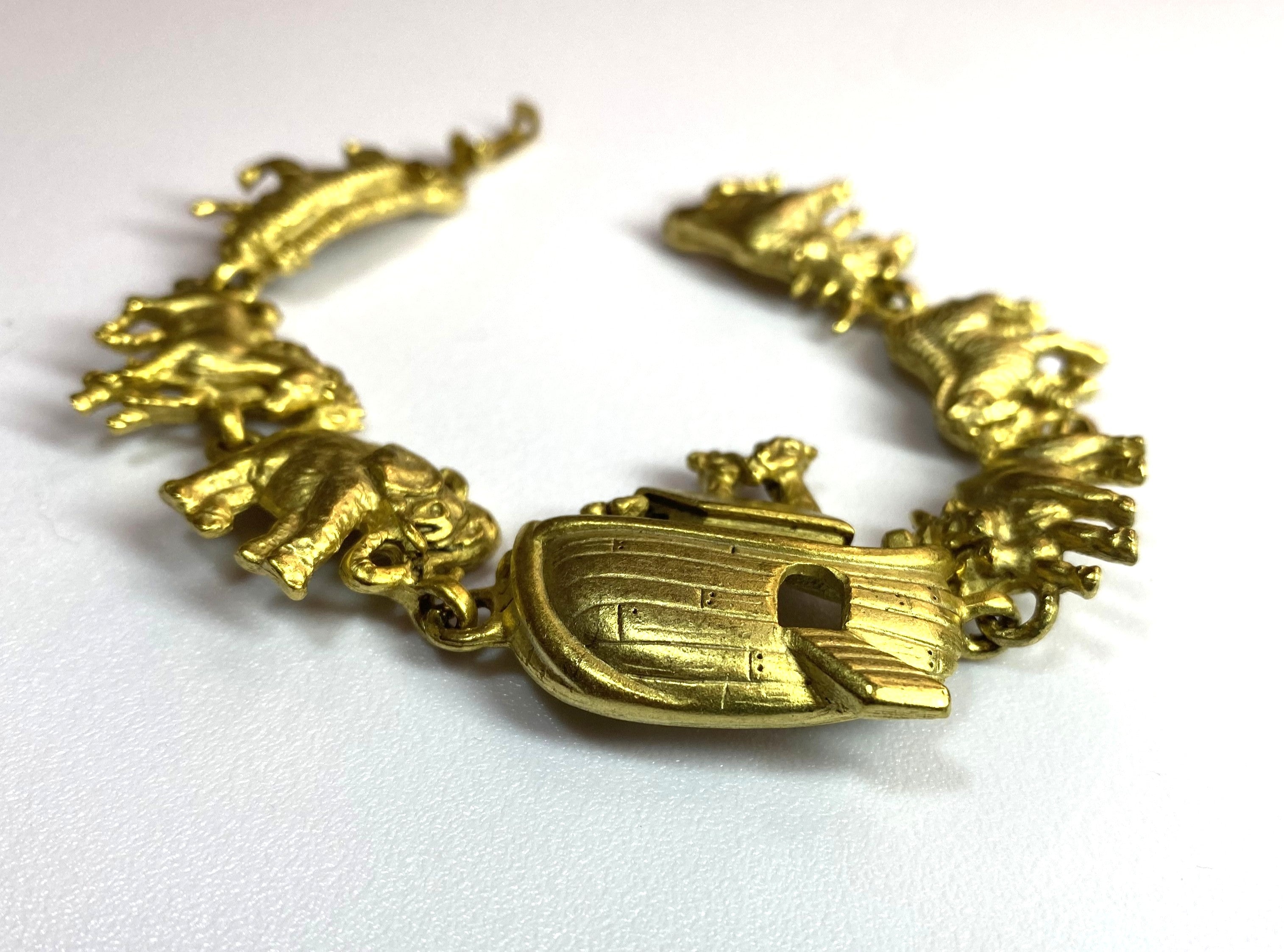 Vintage 1962 Deadstock Noah's Ark Bracelet - 7" length, NEVER WORN. Gold Tone - Peppermint-Twist-Vintage.com