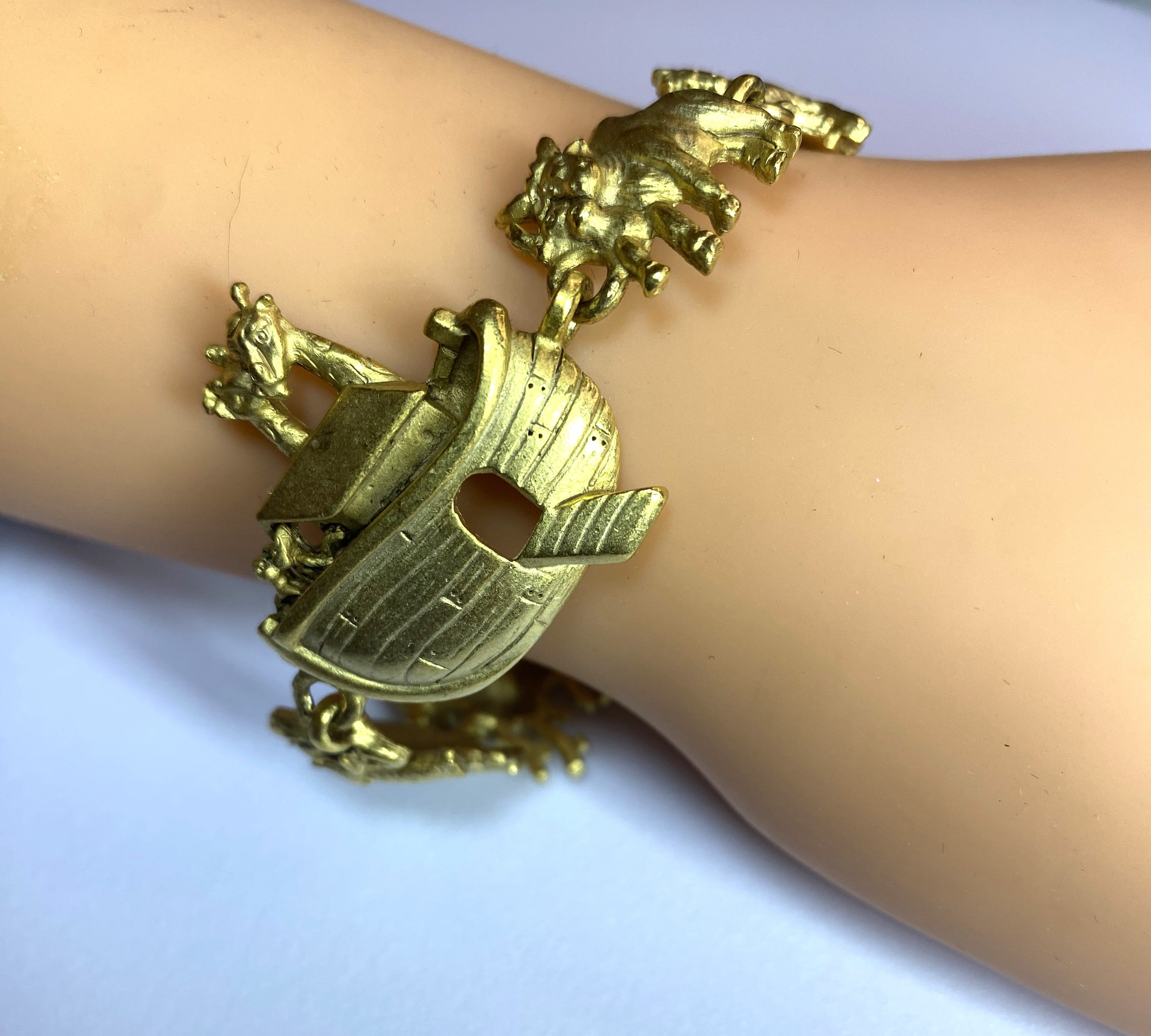 Vintage 1962 Deadstock Noah's Ark Bracelet - 7" length, NEVER WORN. Gold Tone - Peppermint-Twist-Vintage.com
