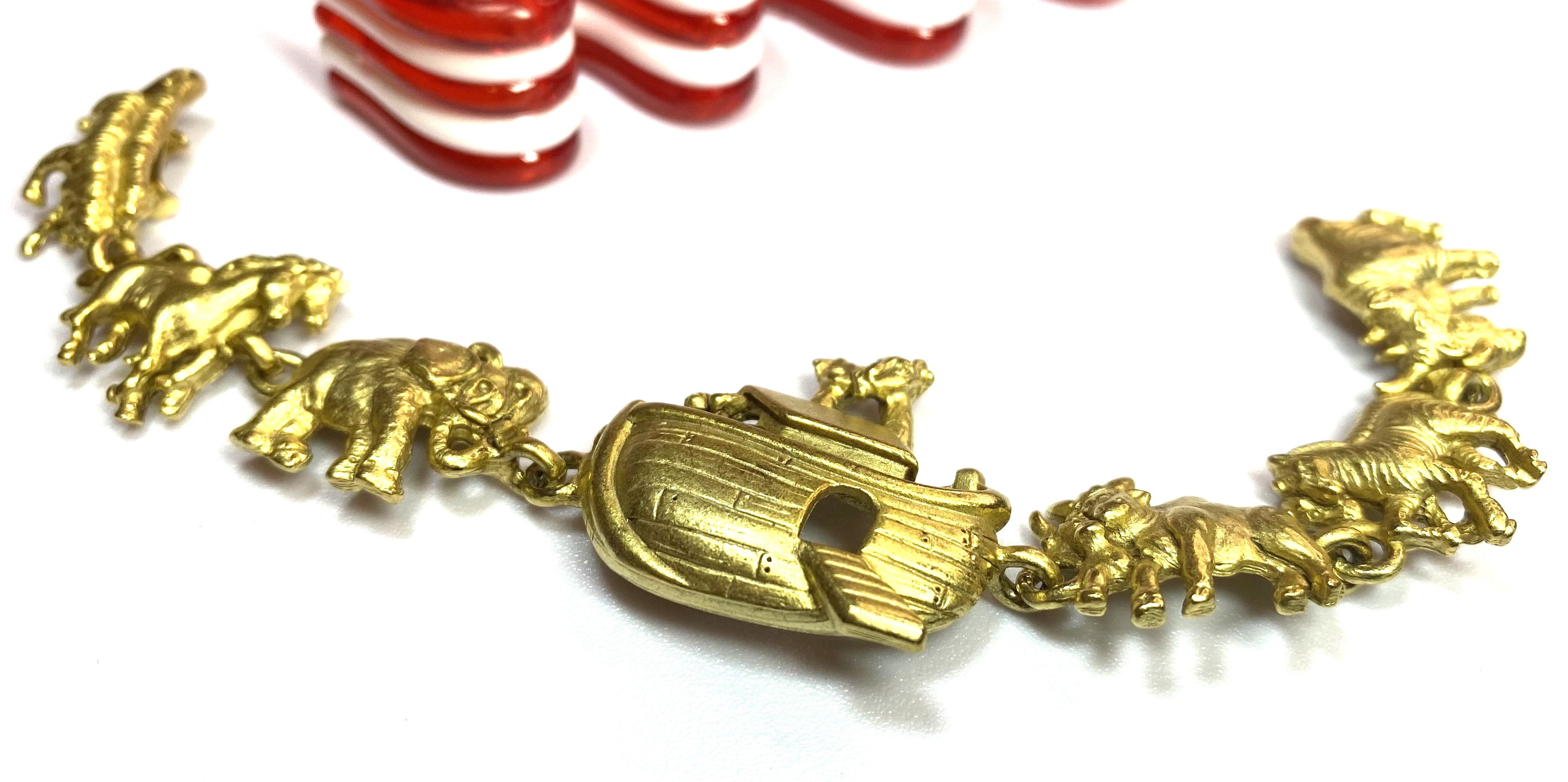 Vintage 1962 Deadstock Noah's Ark Bracelet - 7" length, NEVER WORN. Gold Tone - Peppermint-Twist-Vintage.com