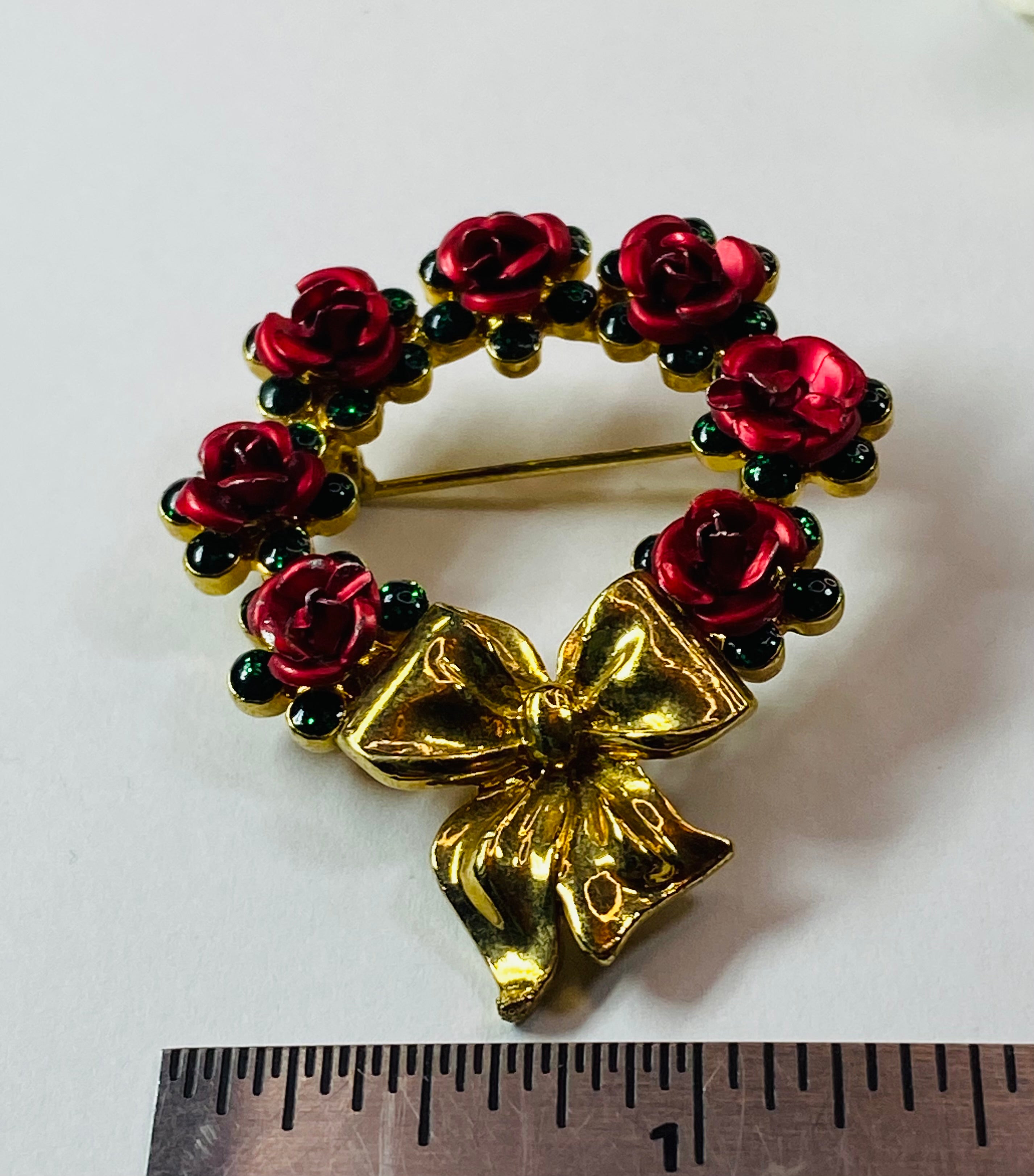 Avon Vintage Christmas Brooch - Gold tone wreath with roses - Peppermint-Twist-Vintage.com