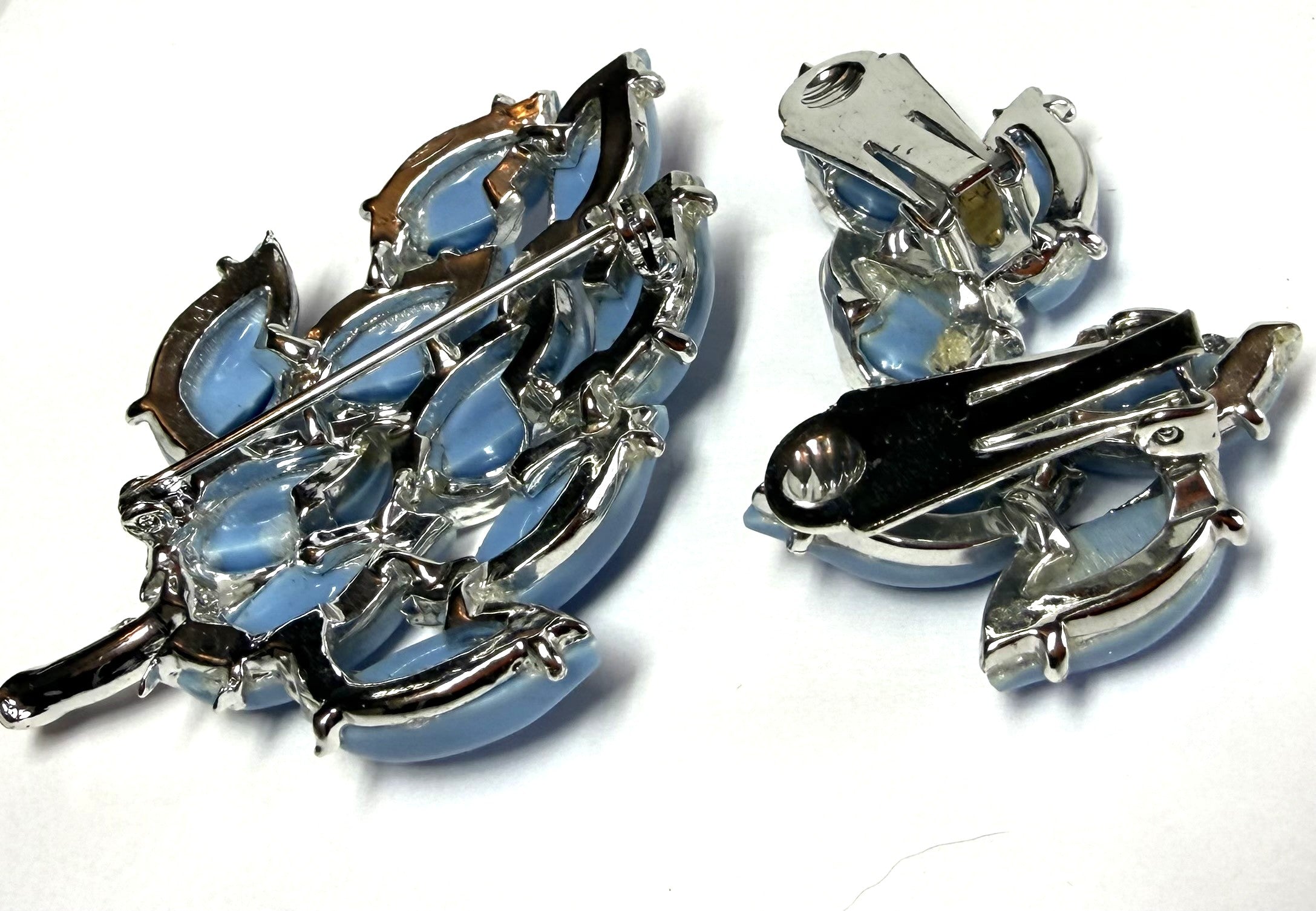 Blue Thermoset Leaf Set - Brooch and Matching Earrings - Coro Sample Set - in Great condition