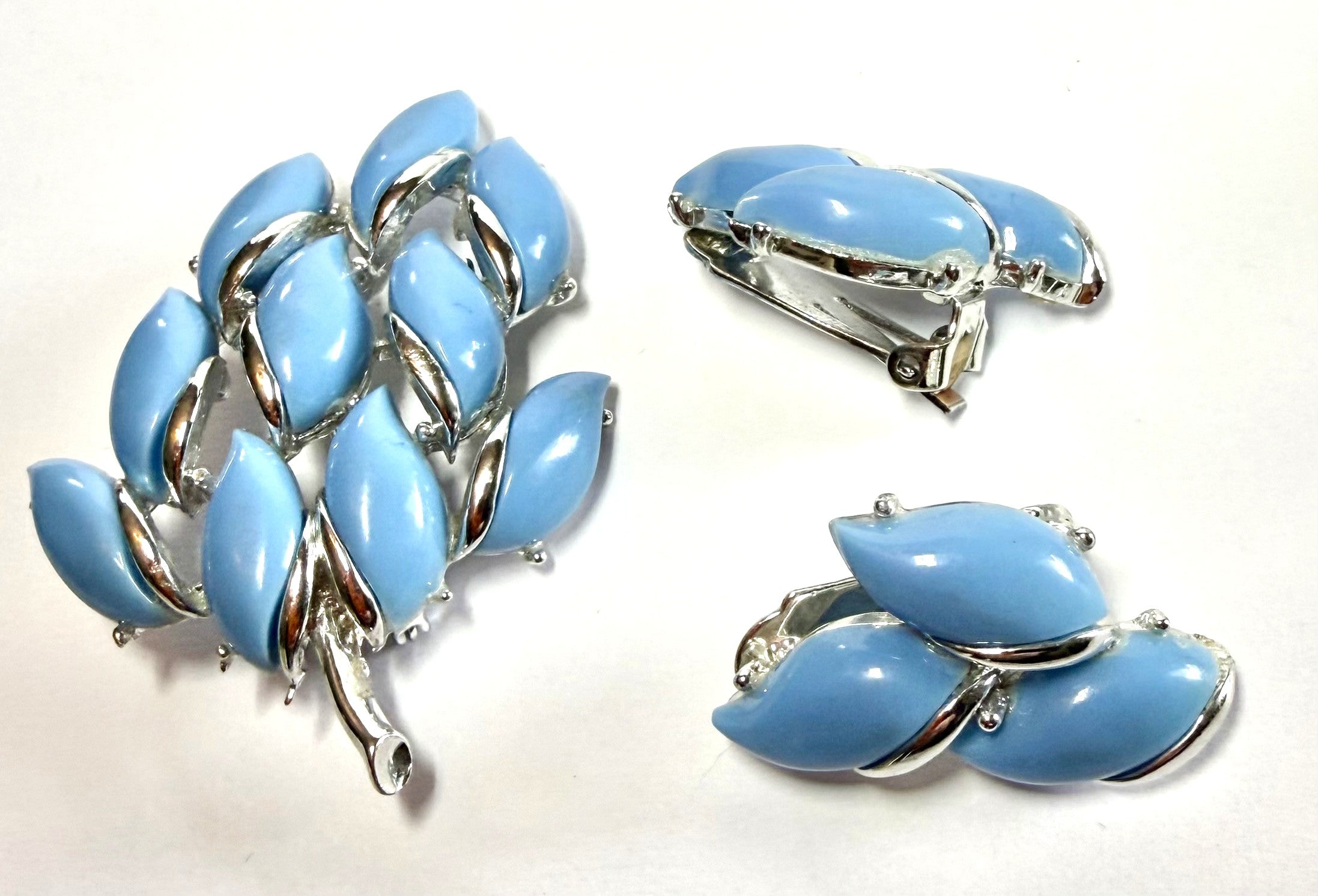 Blue Thermoset Leaf Set - Brooch and Matching Earrings - Coro Sample Set - in Great condition