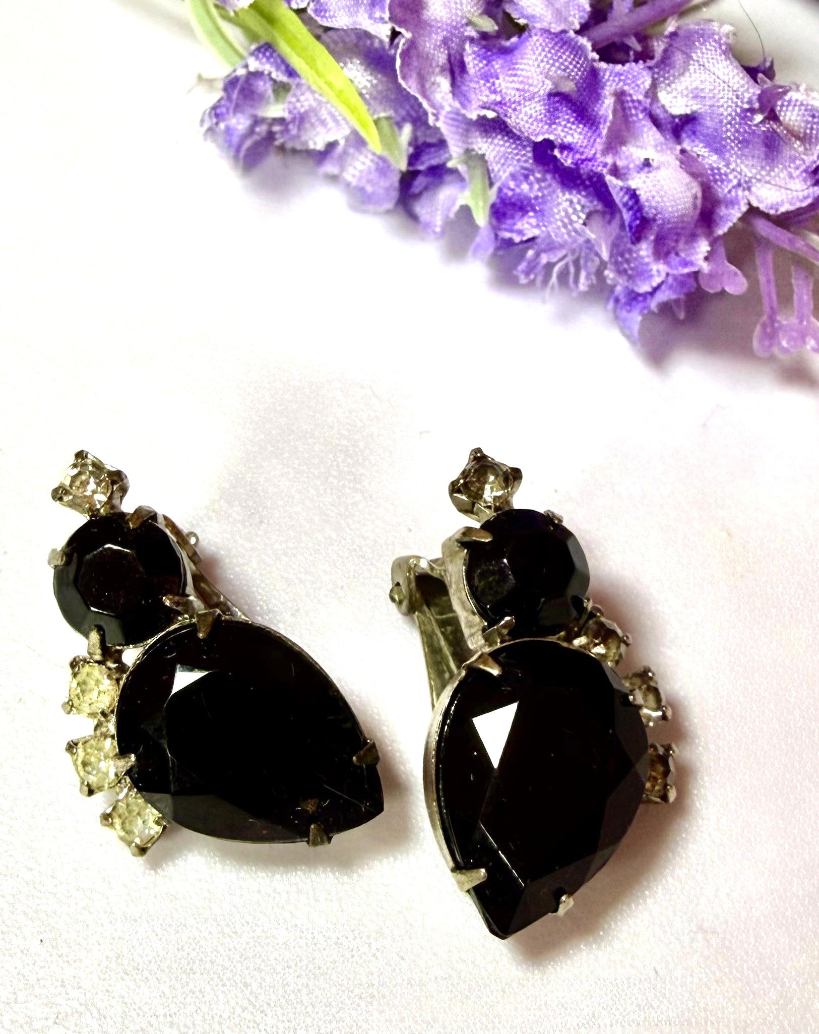 Stunning Black Onyx Clip-on Earrings - Hollywood Glamour For 1/2 the Price - Peppermint-Twist-Vintage.com