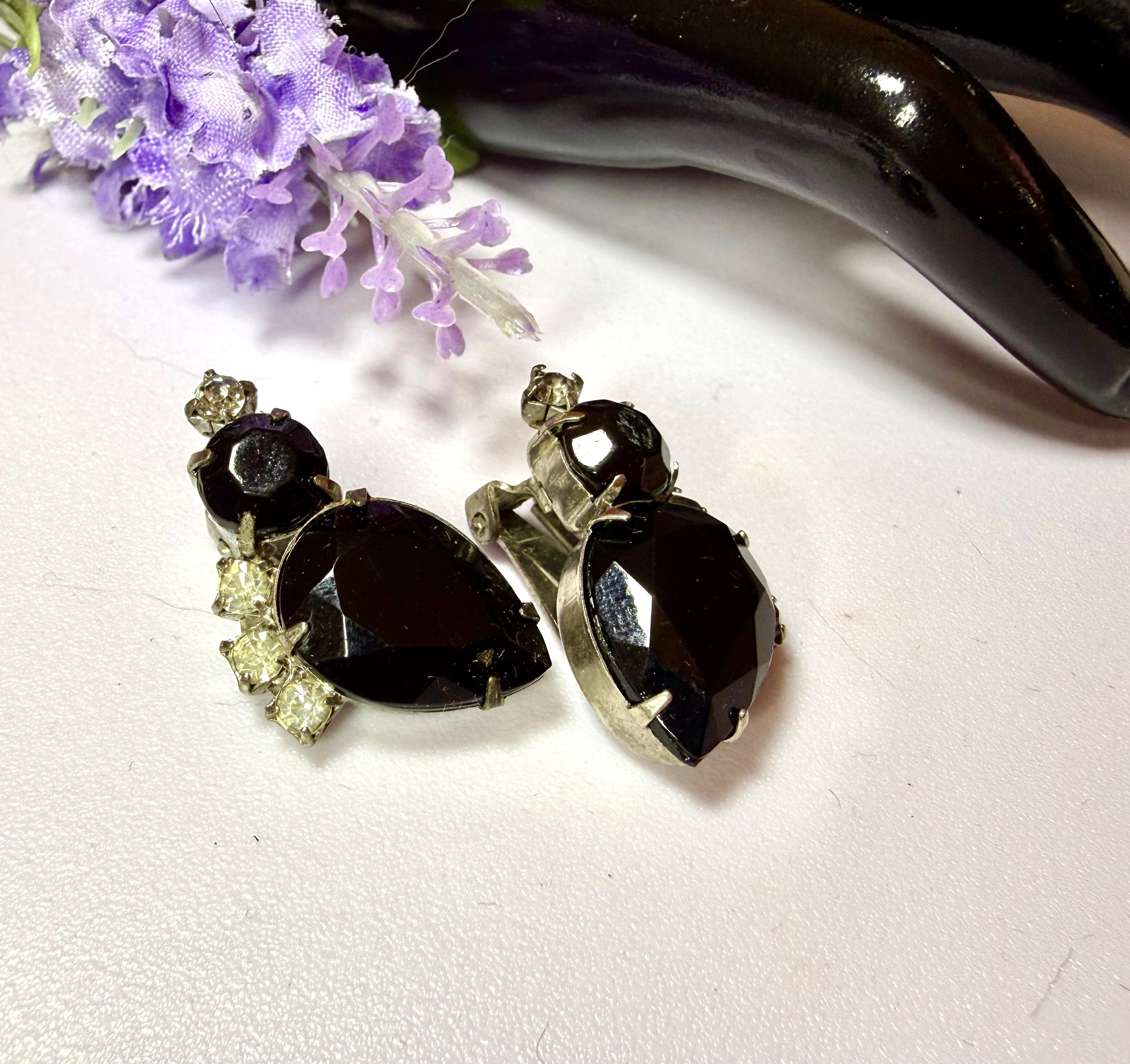 Stunning Black Onyx Clip-on Earrings - Hollywood Glamour For 1/2 the Price - Peppermint-Twist-Vintage.com