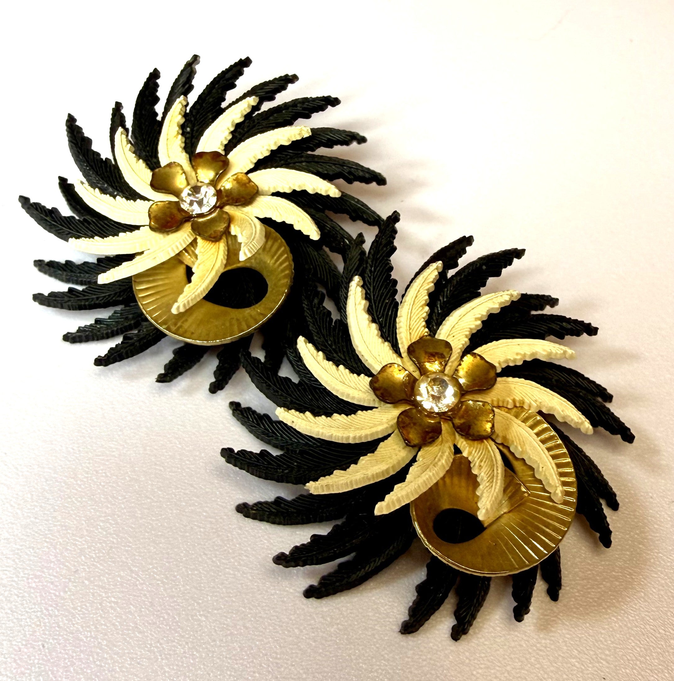 Large 1960s Chrysanthemum Statement Earrings - Vintage Plastic/Lucite WOWEE - Hollywood Style - Peppermint-Twist-Vintage.com