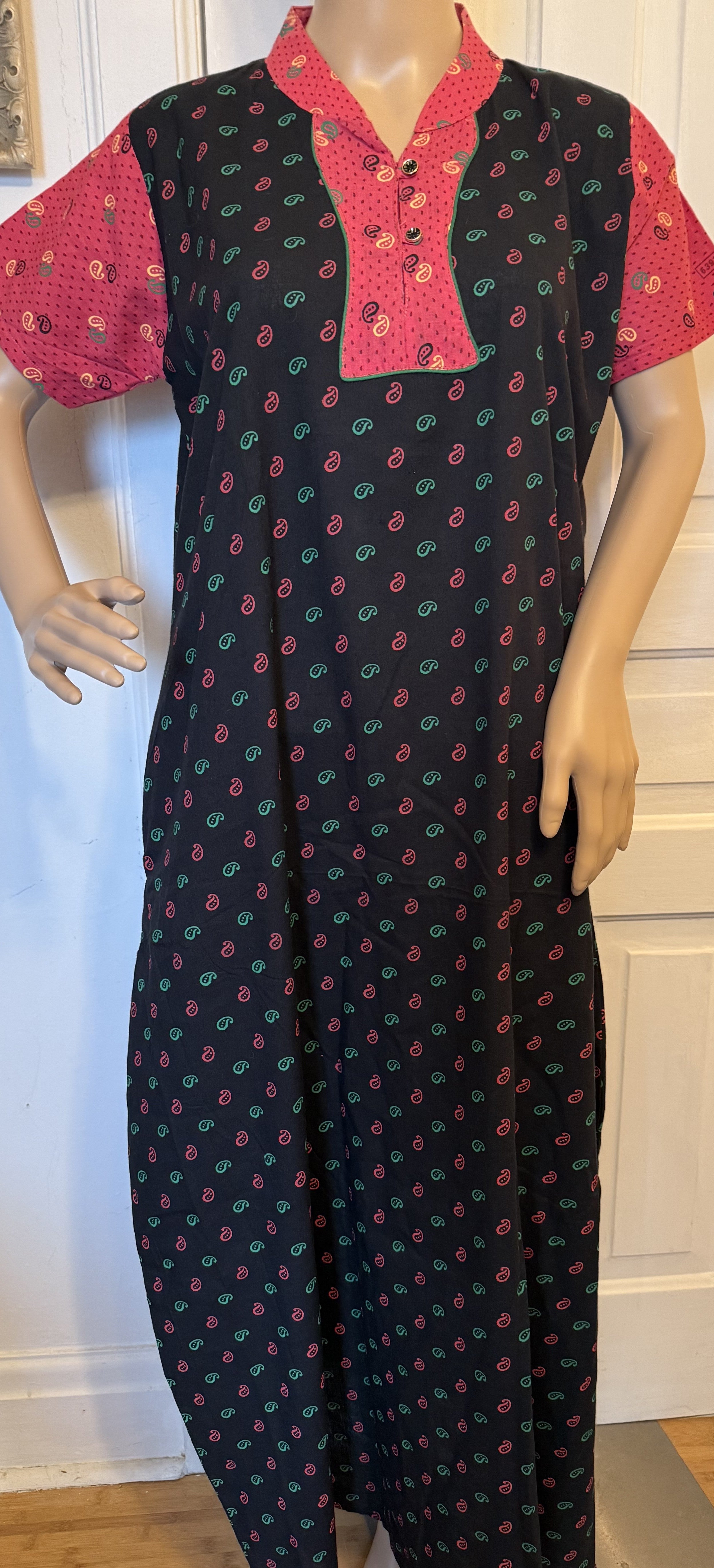 Pink and Black Patterned Kaftan, Size L - Peppermint-Twist-Vintage.com