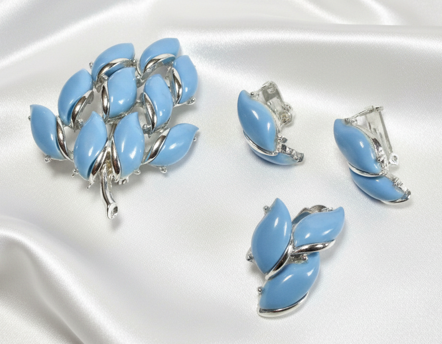Blue Thermoset Leaf Set - Brooch and Matching Earrings - Coro Sample Set - in Great condition - Peppermint-Twist-Vintage.com