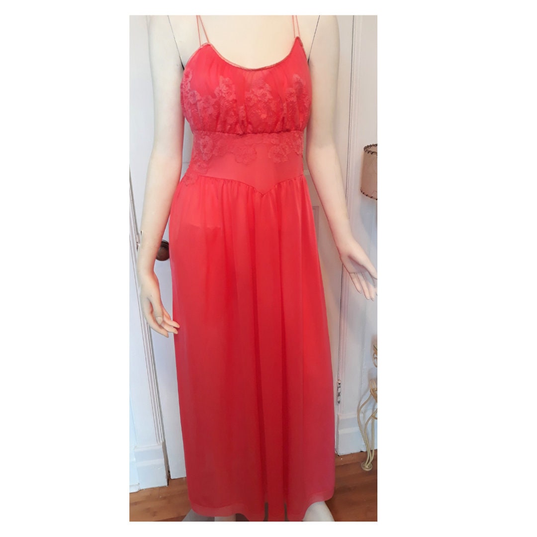 Gorgeous 1960s A Line Evening-Sleepwear Nightgown - Peppermint-Twist-Vintage.com