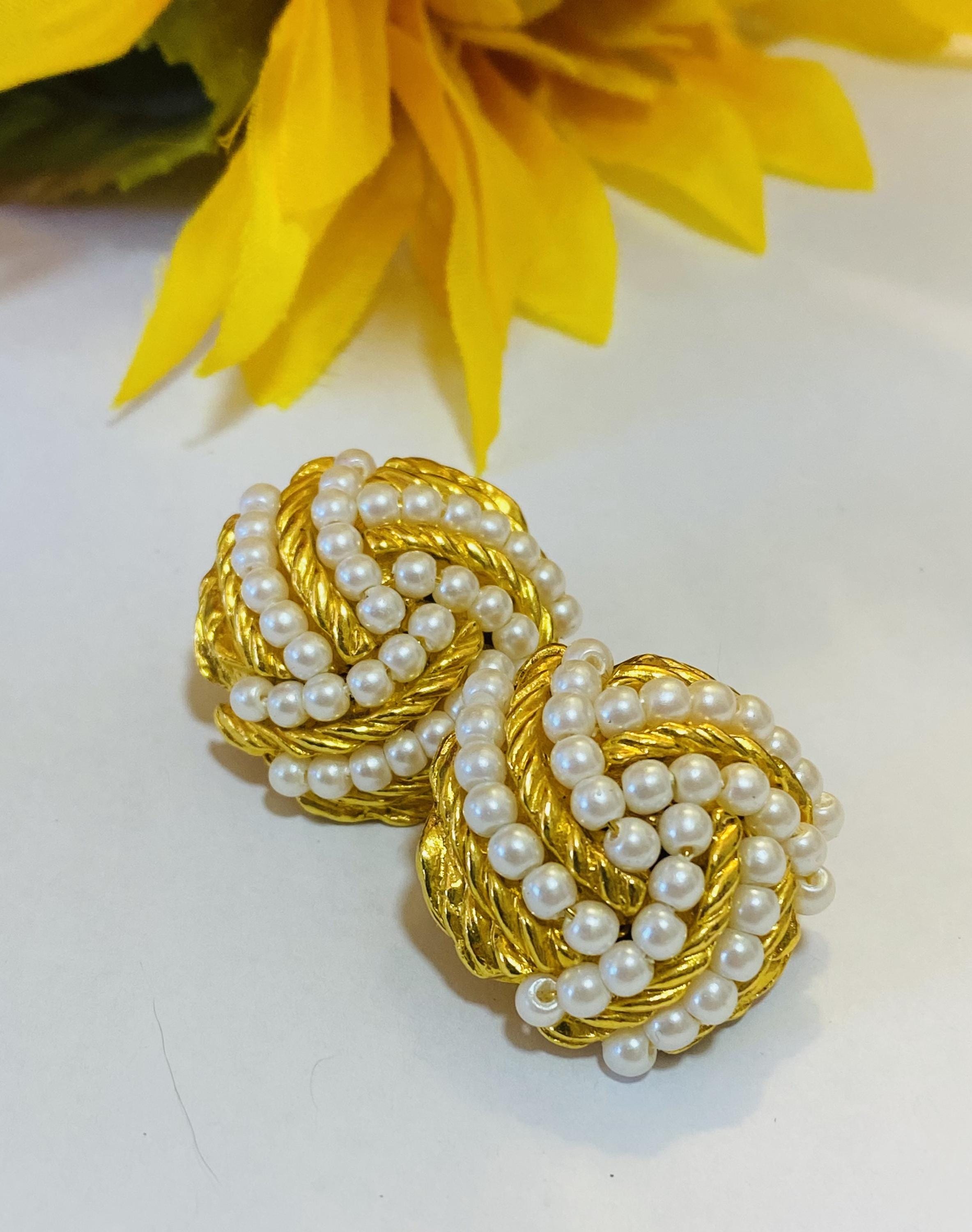 AVON 1994 Cirelle Collection Clip-on Earrings Pierced Seed Pearls in Antique White & Gold - Peppermint-Twist-Vintage.com