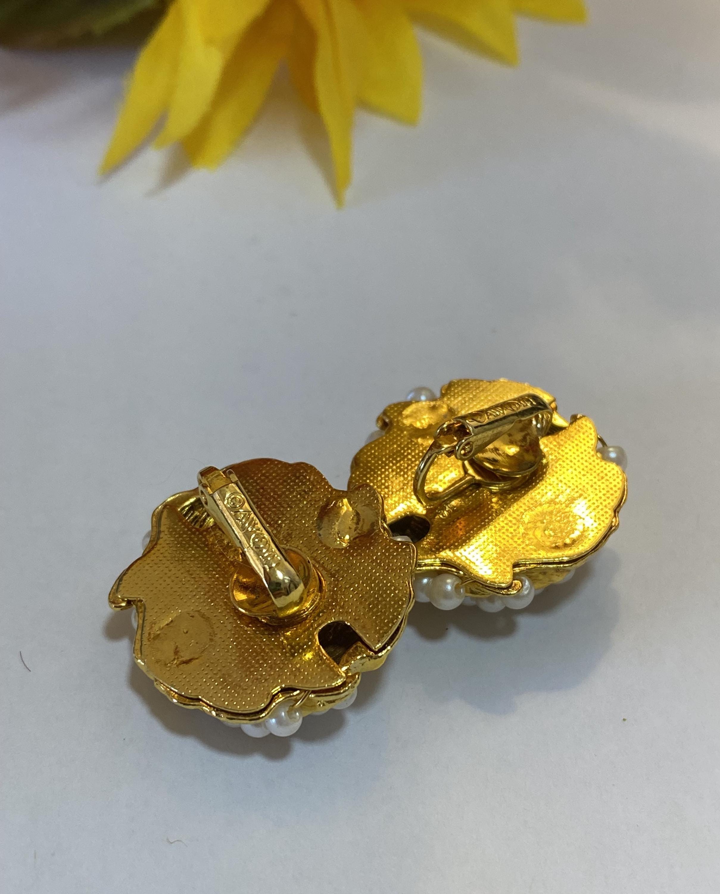 AVON 1994 Cirelle Collection Clip-on Earrings Pierced Seed Pearls in Antique White & Gold - Peppermint-Twist-Vintage.com