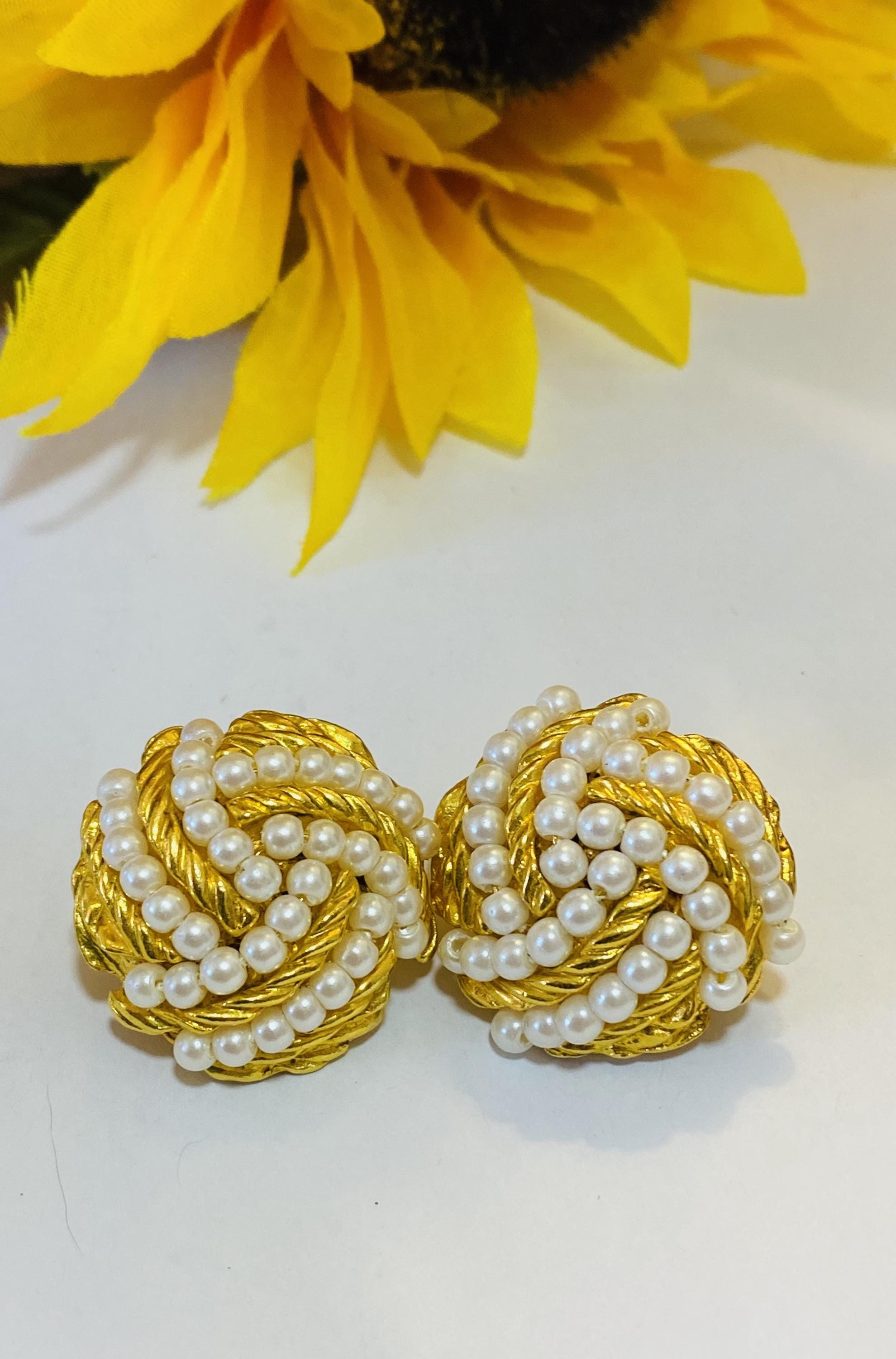 AVON 1994 Cirelle Collection Clip-on Earrings Pierced Seed Pearls in Antique White & Gold - Peppermint-Twist-Vintage.com