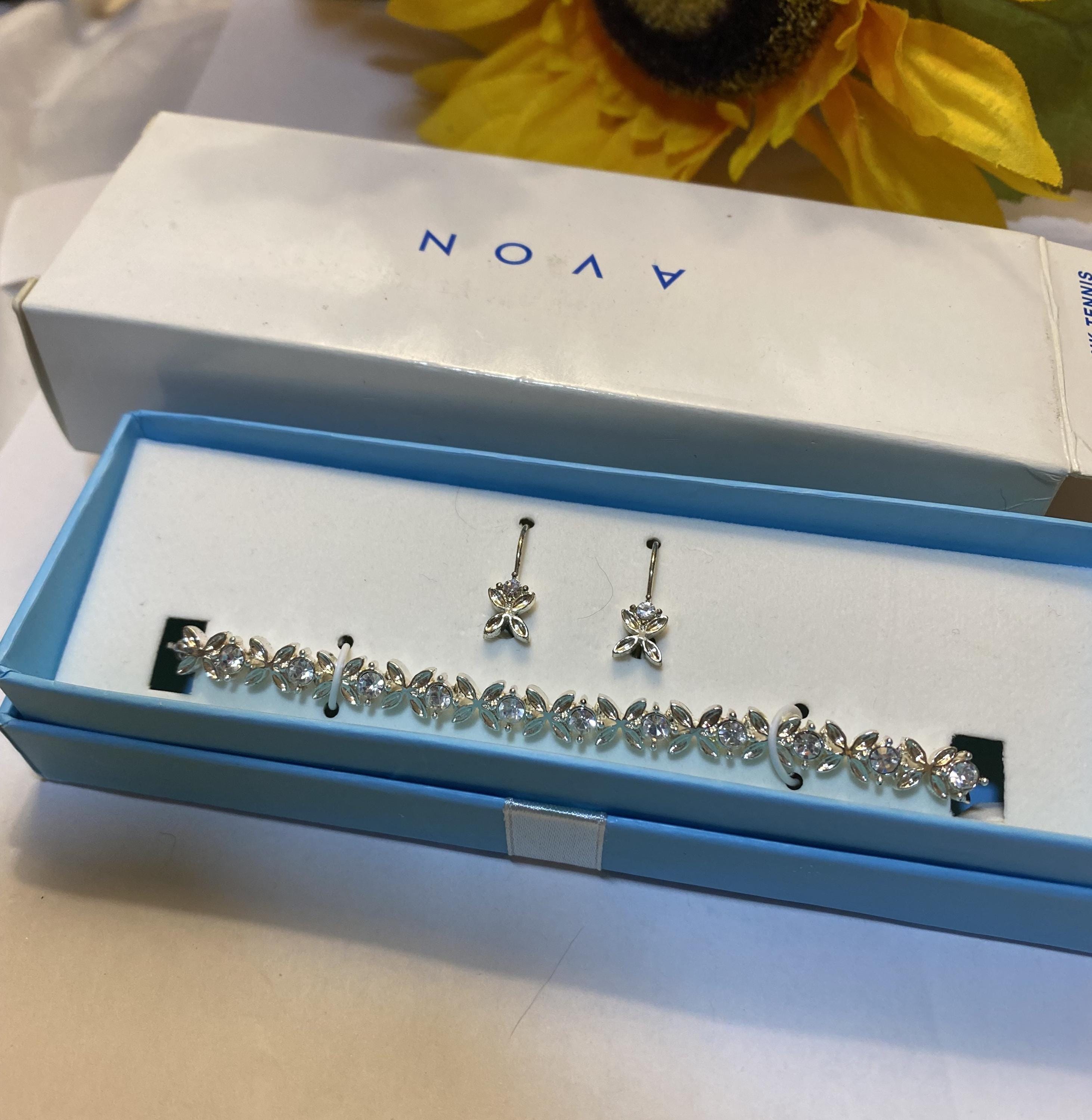 AVON - 2005, Floral Link Tennis Bracelet (up to 8")and Earrings Giftset in Special Packaging - New in Box - Pierced Earrings - Silvertone - Peppermint-Twist-Vintage.com