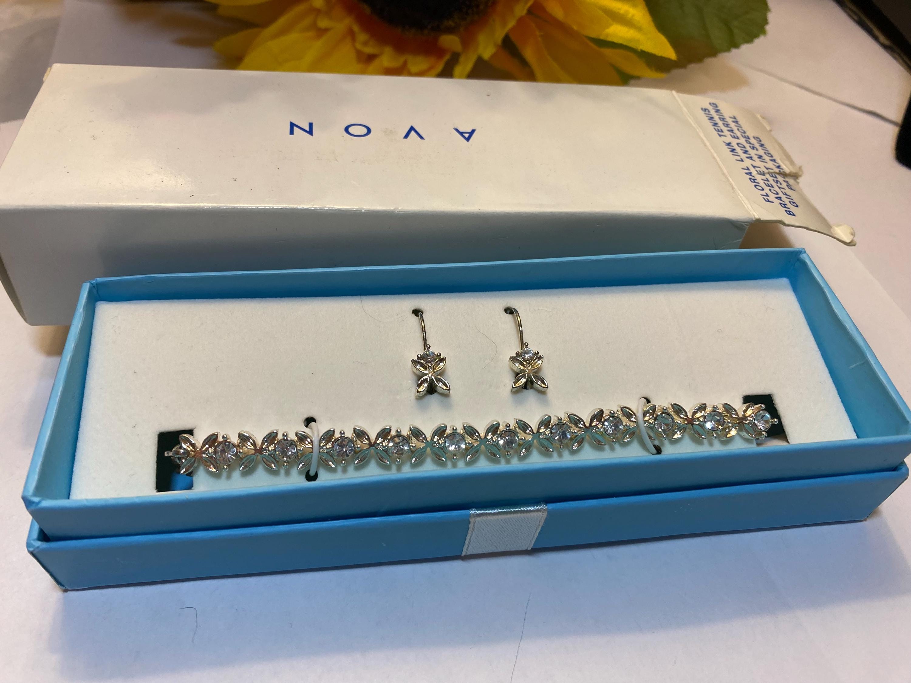 AVON - 2005, Floral Link Tennis Bracelet (up to 8")and Earrings Giftset in Special Packaging - New in Box - Pierced Earrings - Silvertone - Peppermint-Twist-Vintage.com