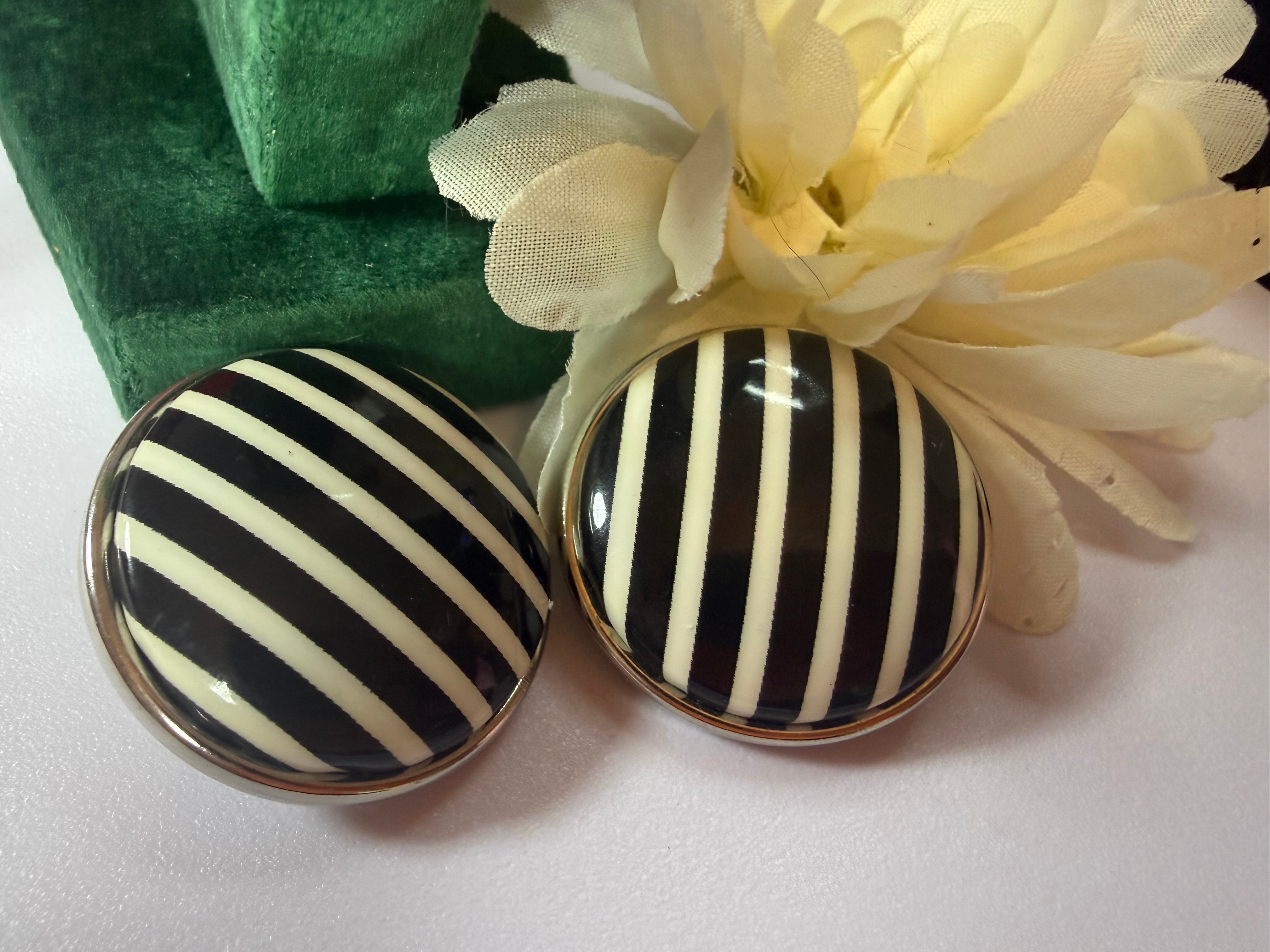 1960s style Vintage Black and White Striped Earrings - Pierced. Oh la la. - Peppermint-Twist-Vintage.com