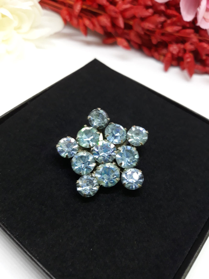 Stunning 1950s Blue Rhinestone Brooch - Delicate Statement Piece - Ooh la la!