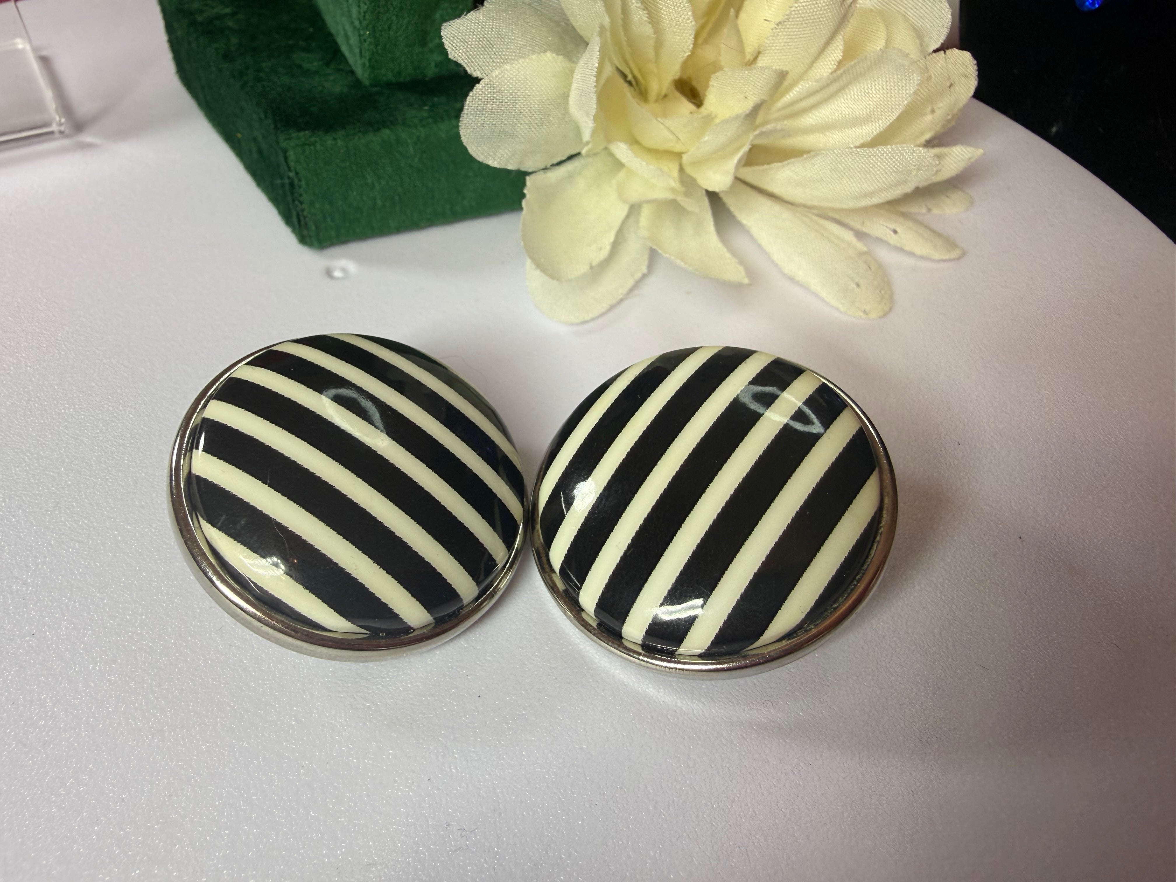 1960s style Vintage Black and White Striped Earrings - Pierced. Oh la la. - Peppermint-Twist-Vintage.com