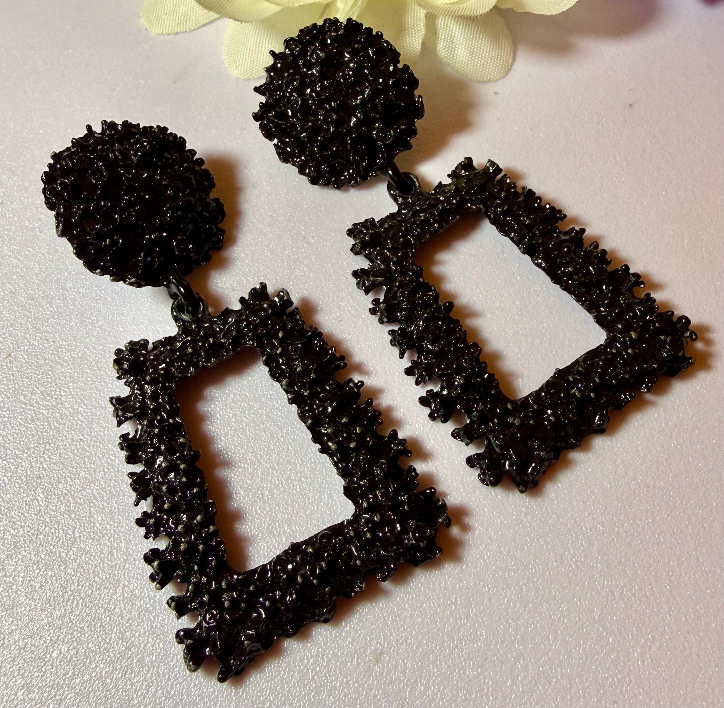 Stunning Black Dangle Statement Earrings - Pierced - Peppermint-Twist-Vintage.com