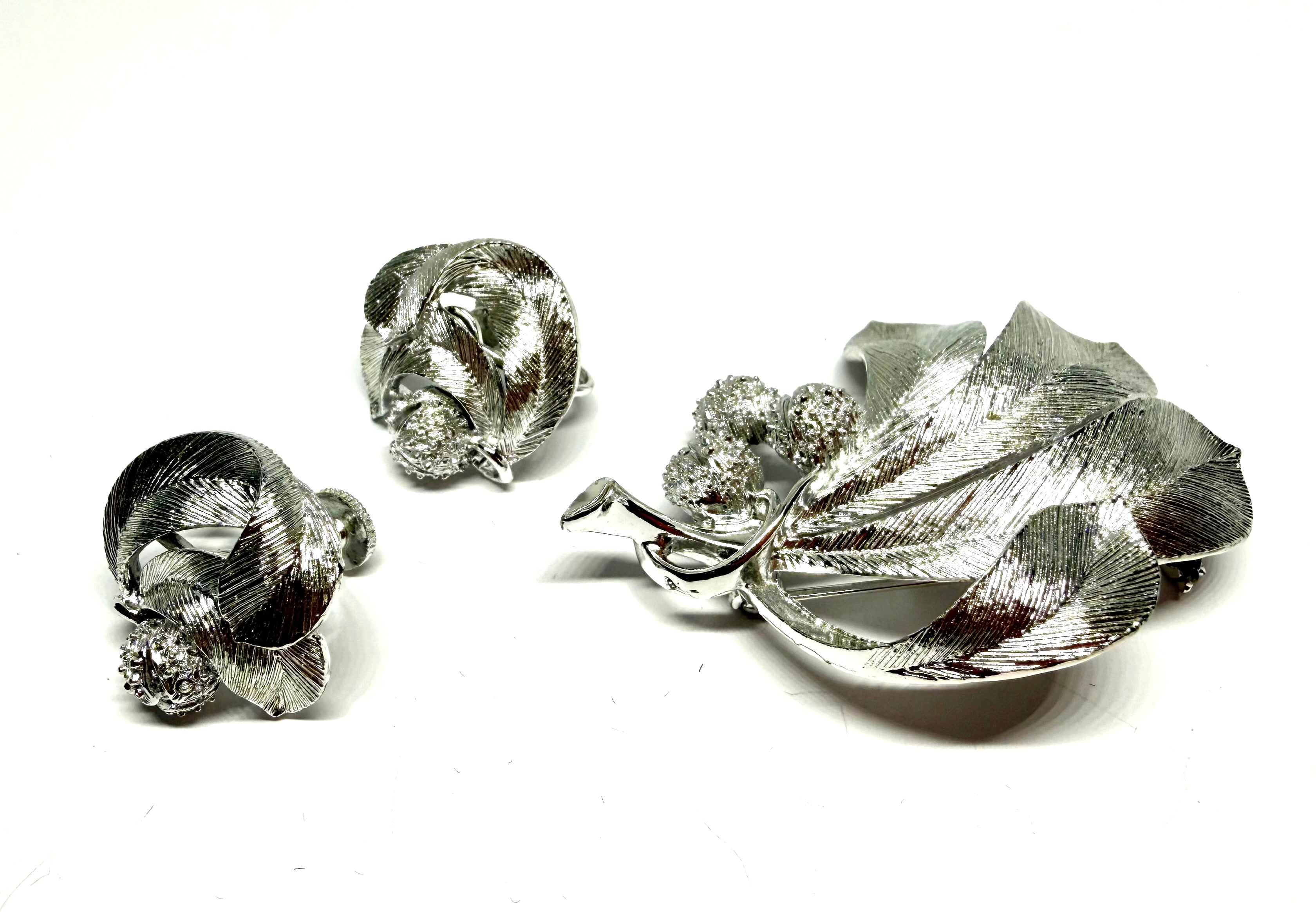 Lisner Silvertone Brooch and Matching Clip-On Earrings - Mint Condition