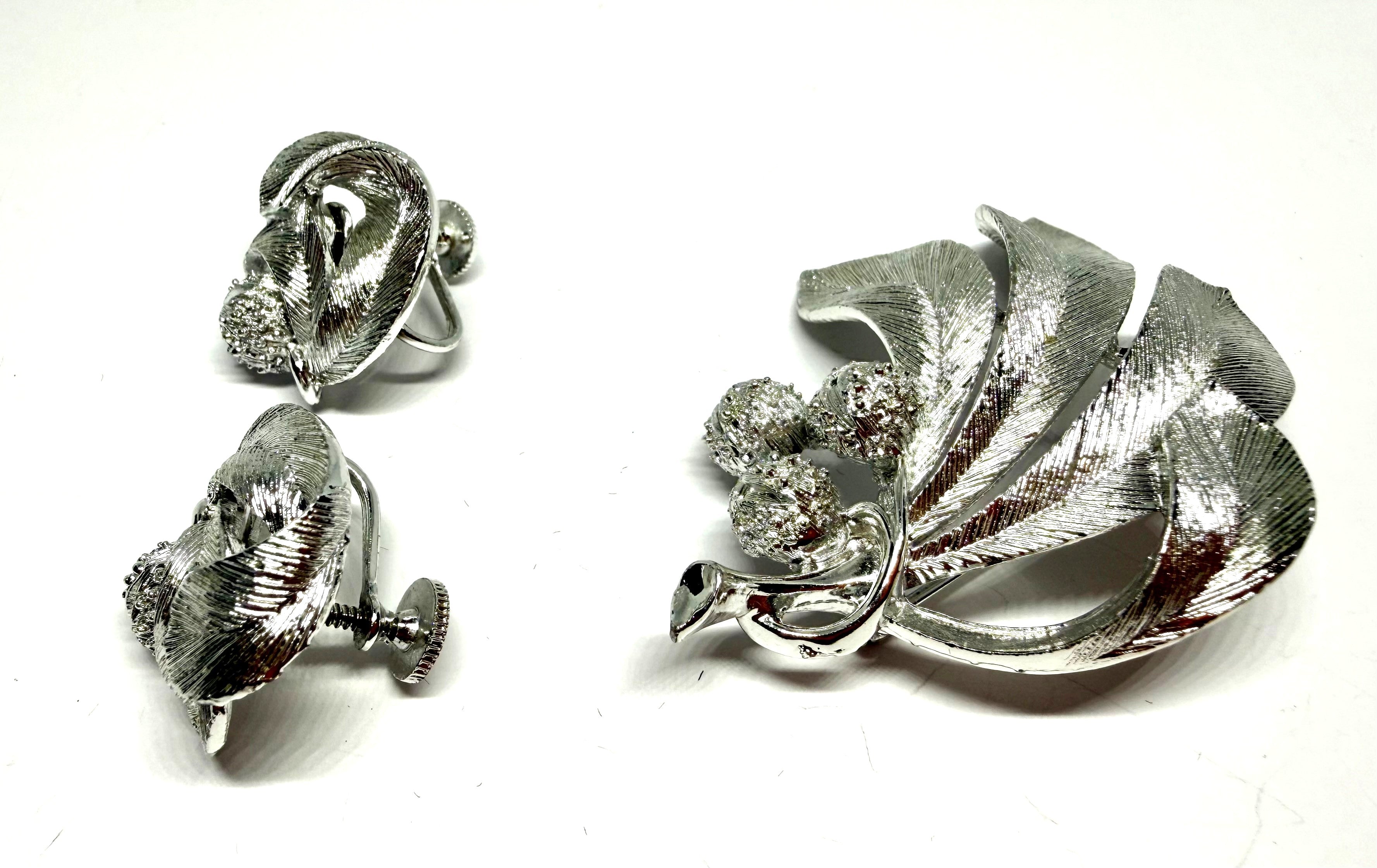 Lisner Silvertone Brooch and Matching Clip-On Earrings - Mint Condition