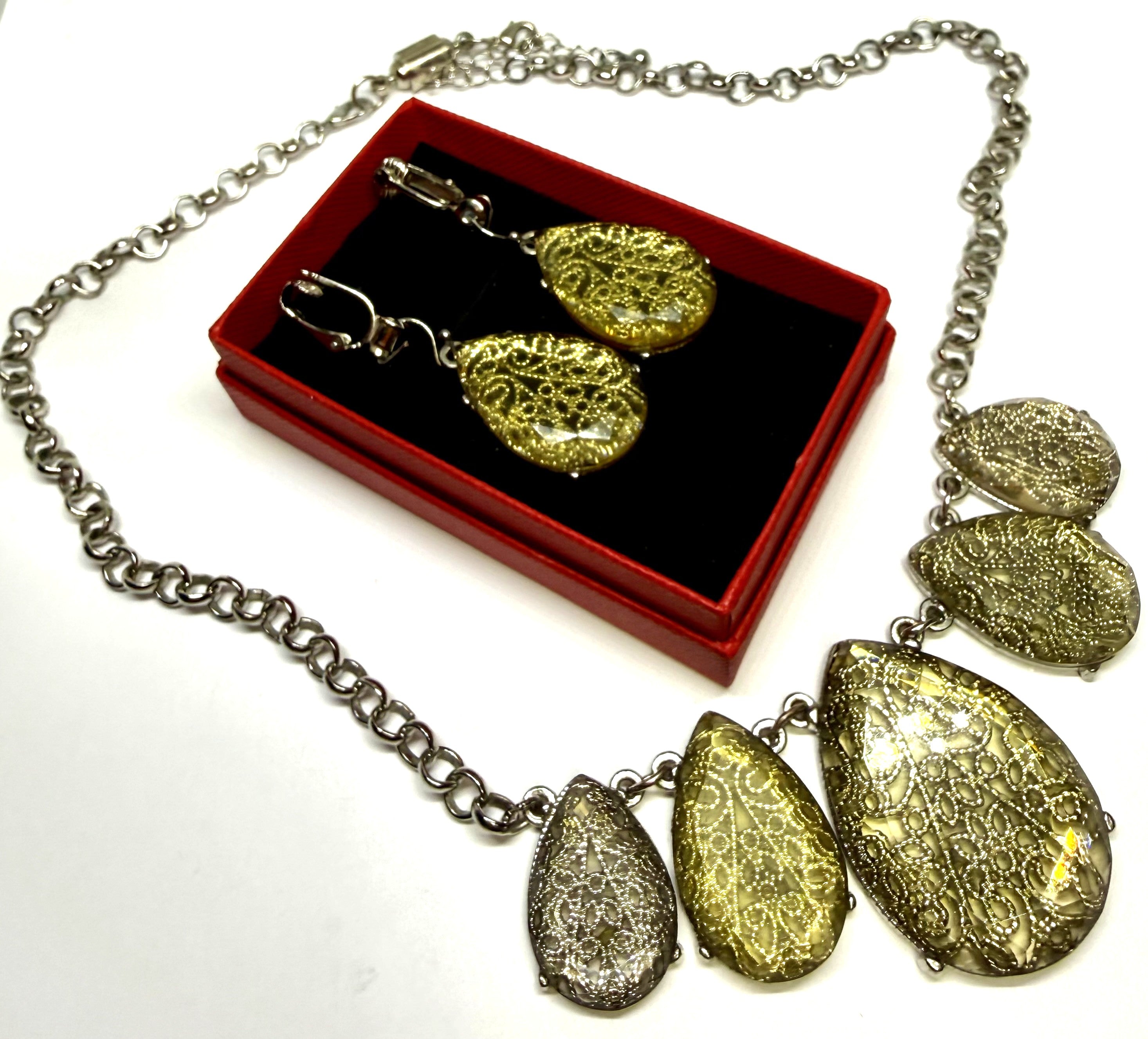 Gorgeous filigree teardrop necklace and earring set - vintage, possibly from the 1960s