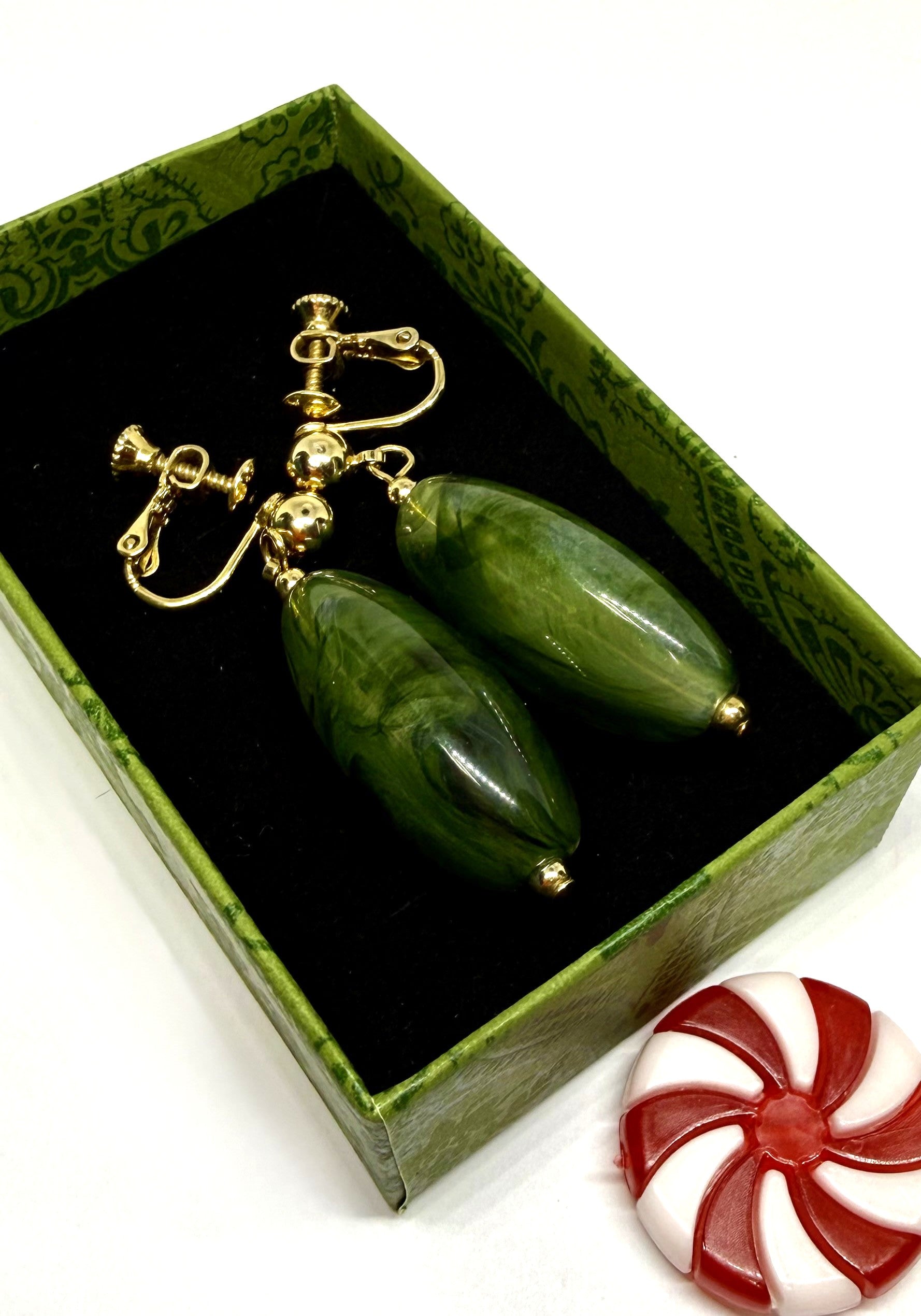 Vintage Napier Green (Jadite style) Dangle Clip on/Push Back Earrings - Excellent Quality