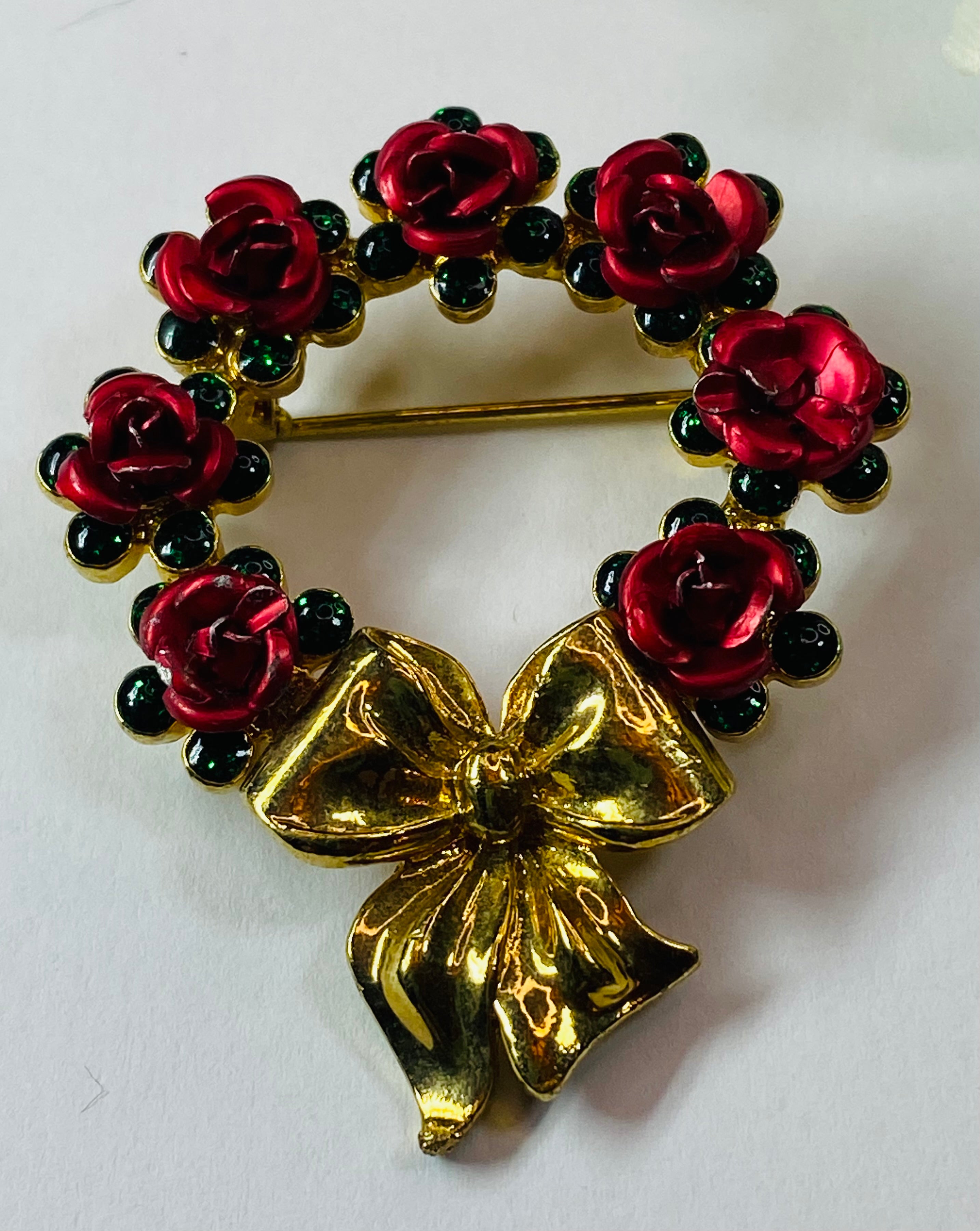 Avon Vintage Christmas Brooch - Gold tone wreath with roses - Peppermint-Twist-Vintage.com