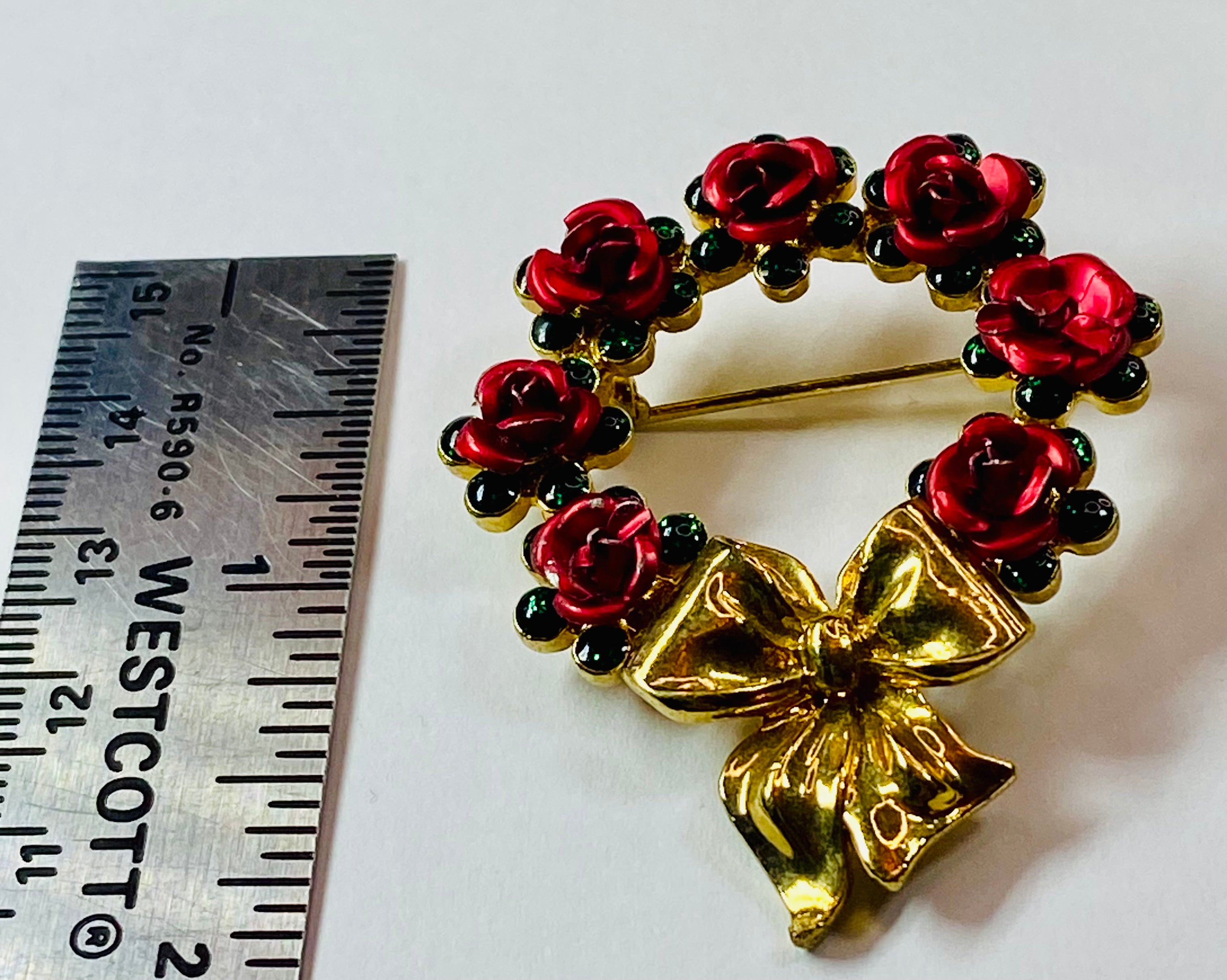 Avon Vintage Christmas Brooch - Gold tone wreath with roses - Peppermint-Twist-Vintage.com