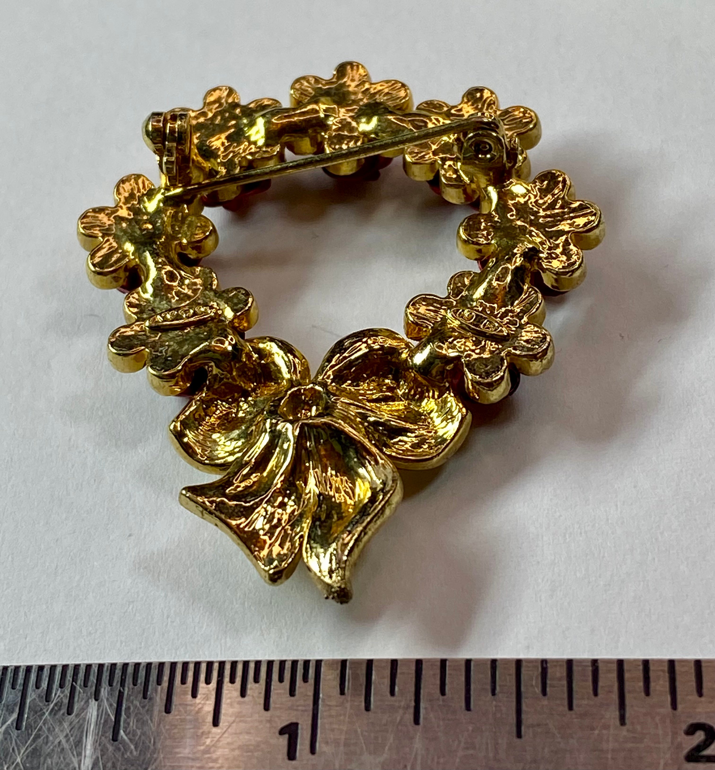 Avon Vintage Christmas Brooch - Gold tone wreath with roses - Peppermint-Twist-Vintage.com