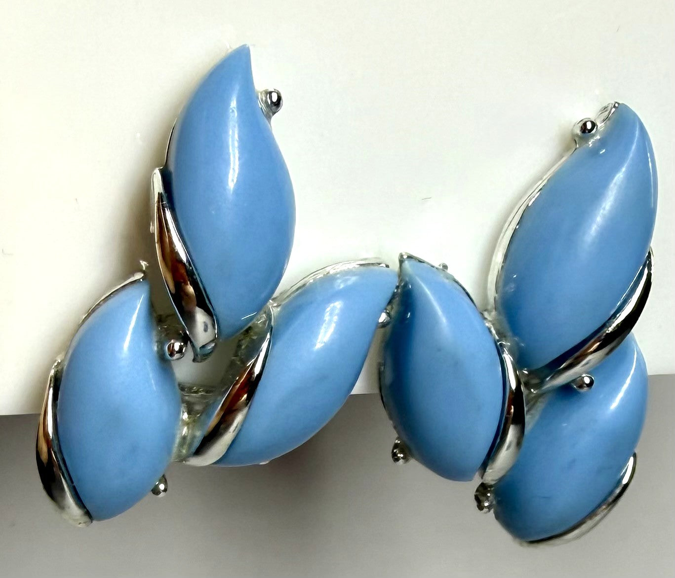 Blue Thermoset Leaf Set - Brooch and Matching Earrings - Coro Sample Set - in Great condition
