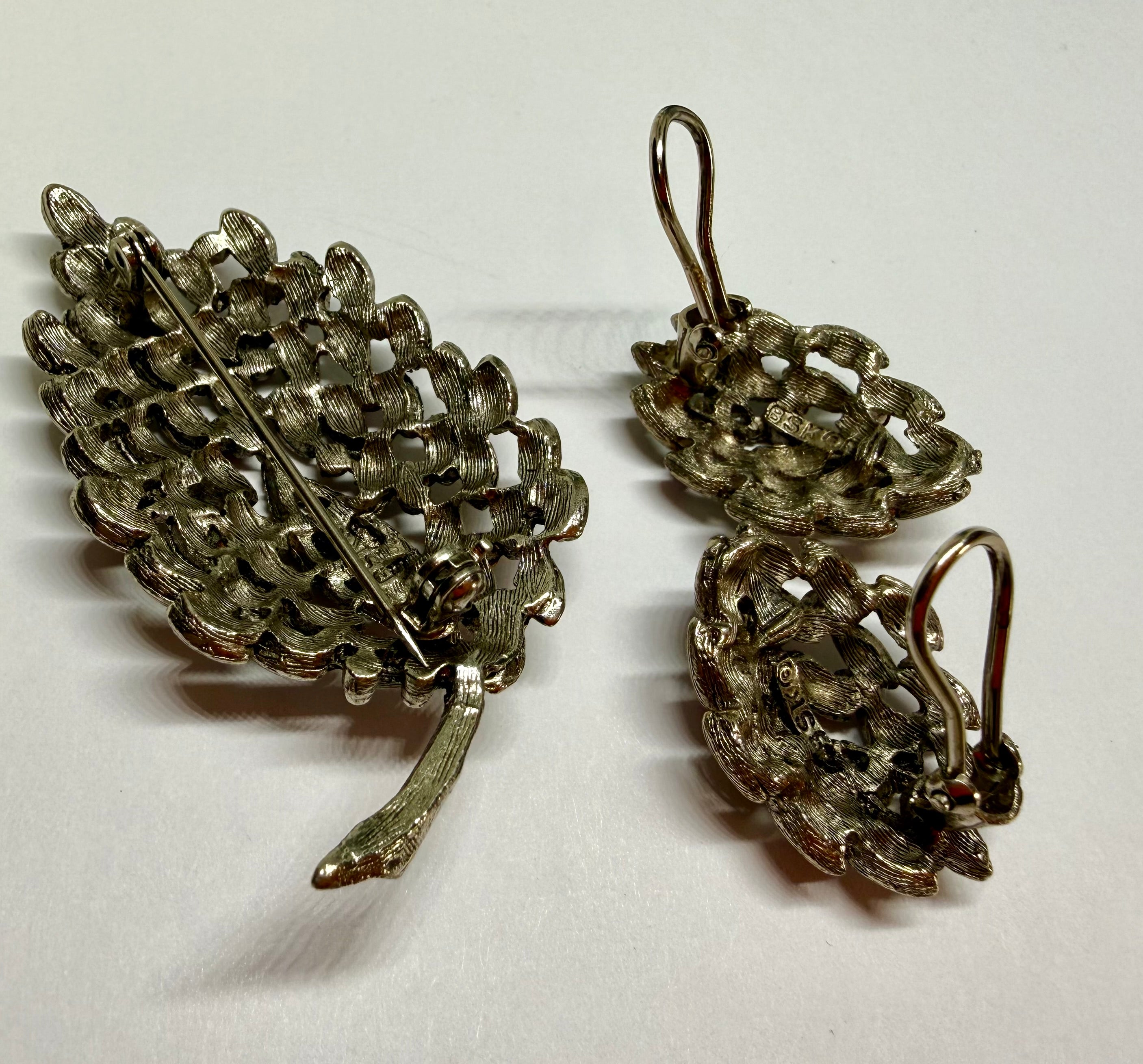 BSK Brooch and Earring Set - Peacock-Like Colours Themed - Silver, Purple and Blue