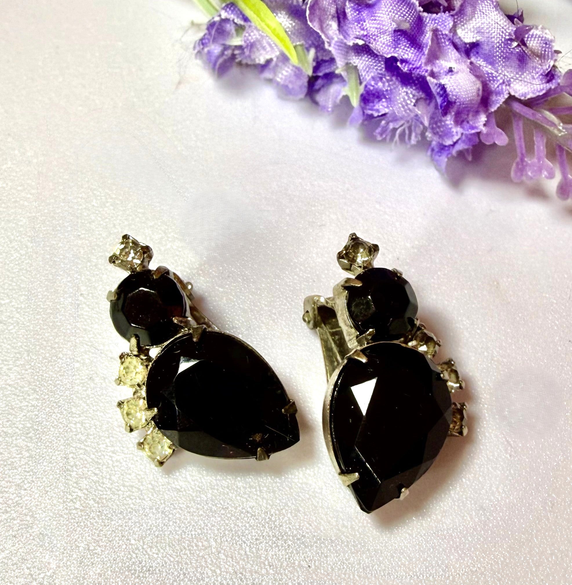 Stunning Black Onyx Clip-on Earrings - Hollywood Glamour For 1/2 the Price - Peppermint-Twist-Vintage.com